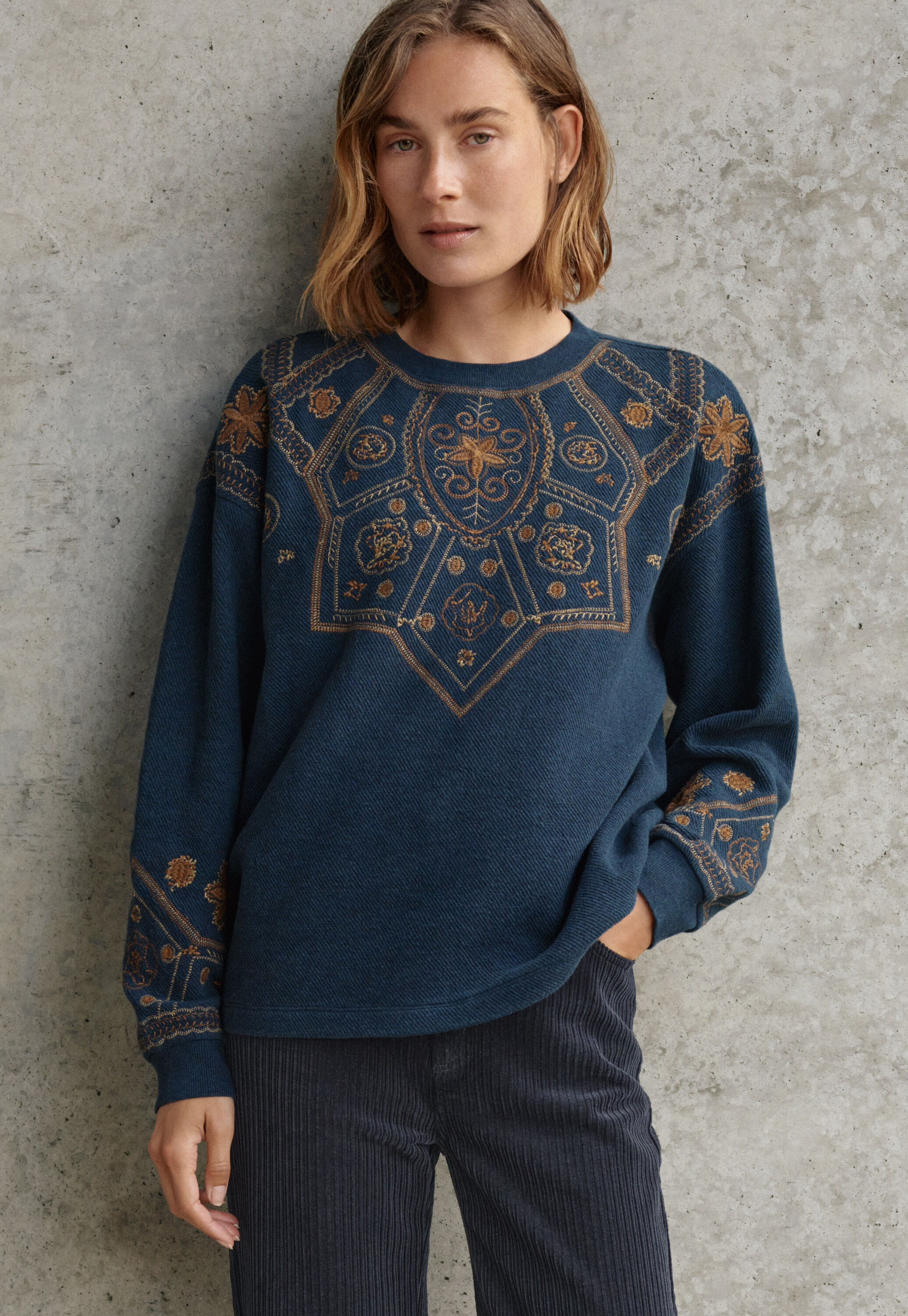 Sweatshirt mit Stickerei, Indigo, large