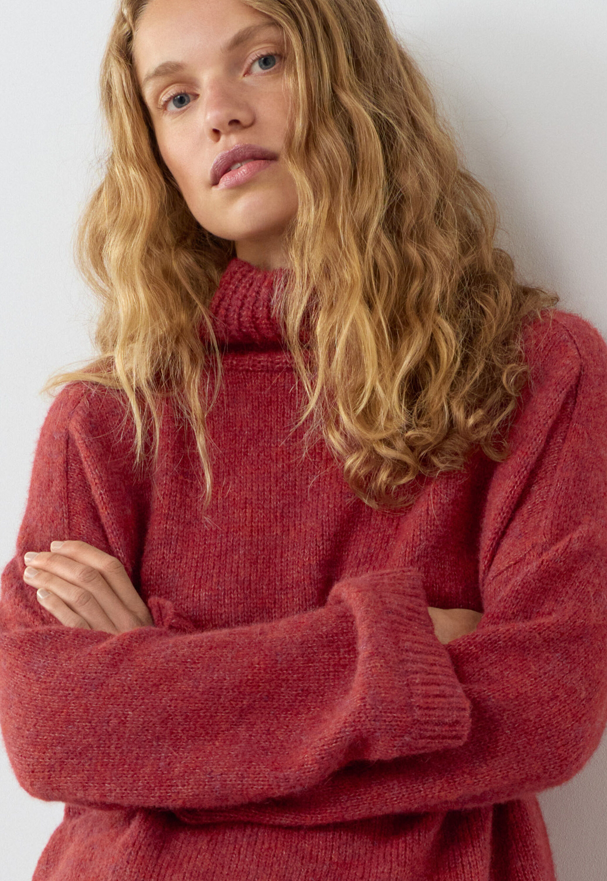 Pullover mit hohem Kragen, Flammenrot, large