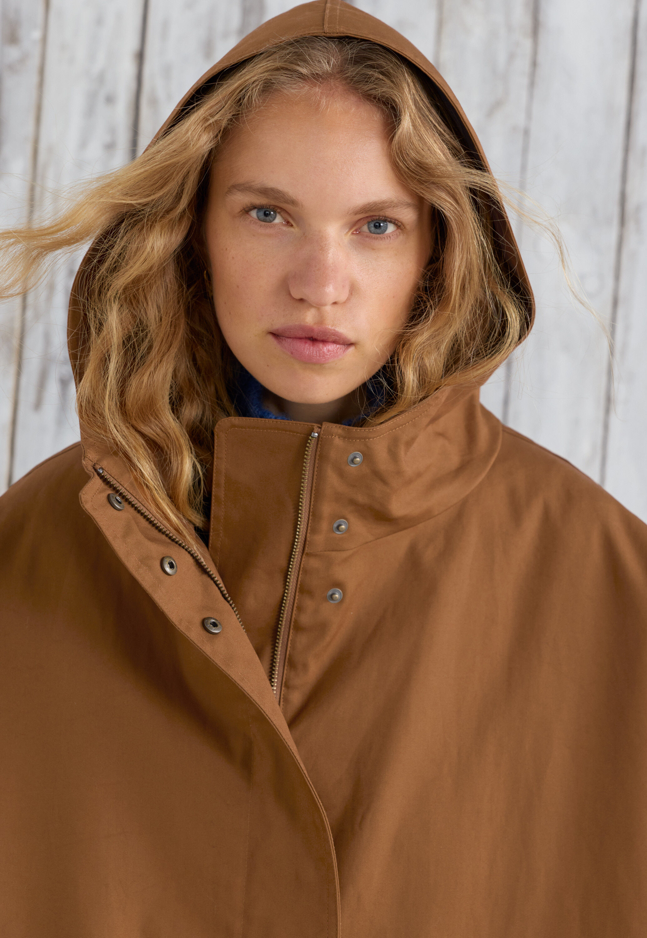 Cape, Toffee, large