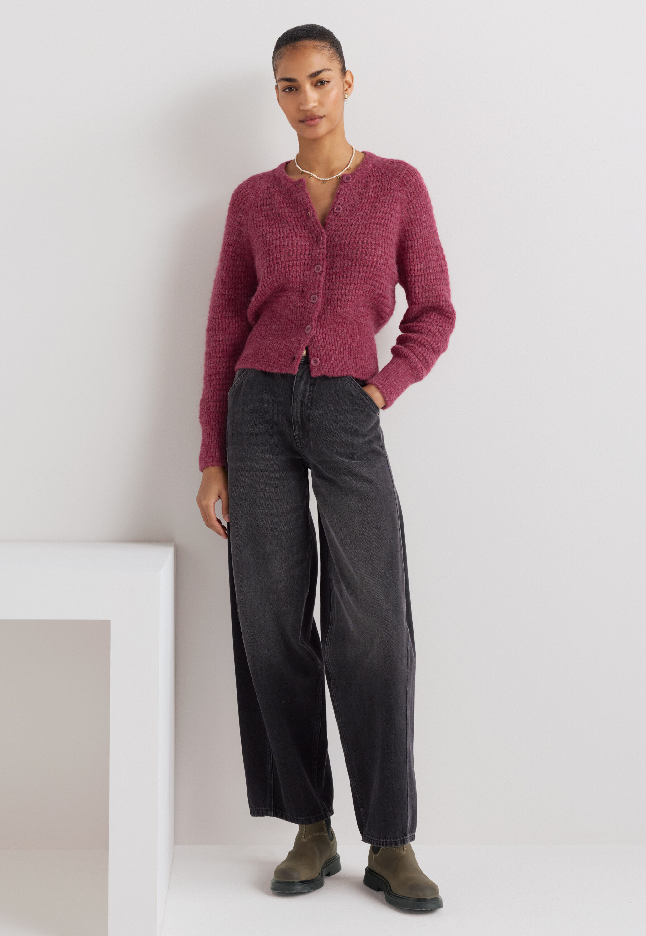 Jeans mit Nahtdetails, Schwarz, large