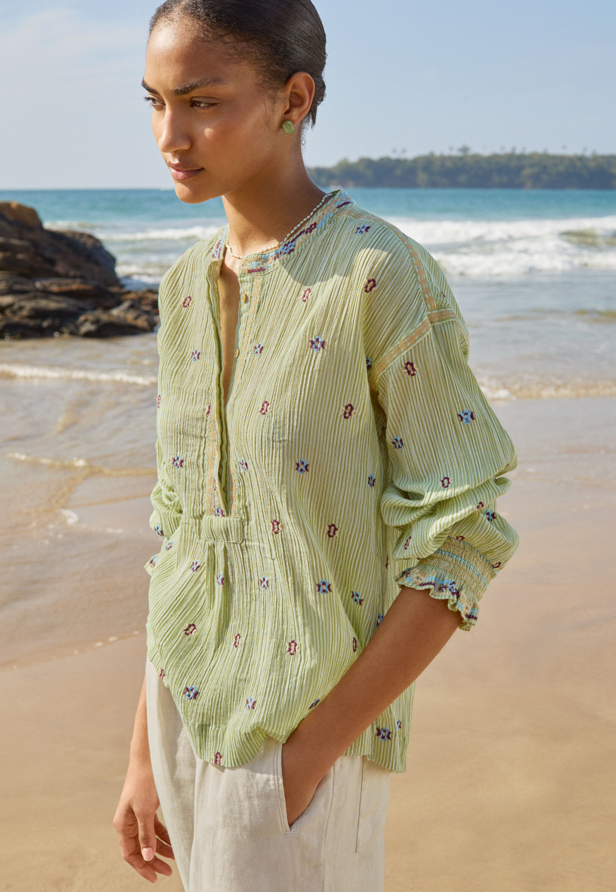 Bestickte Bluse