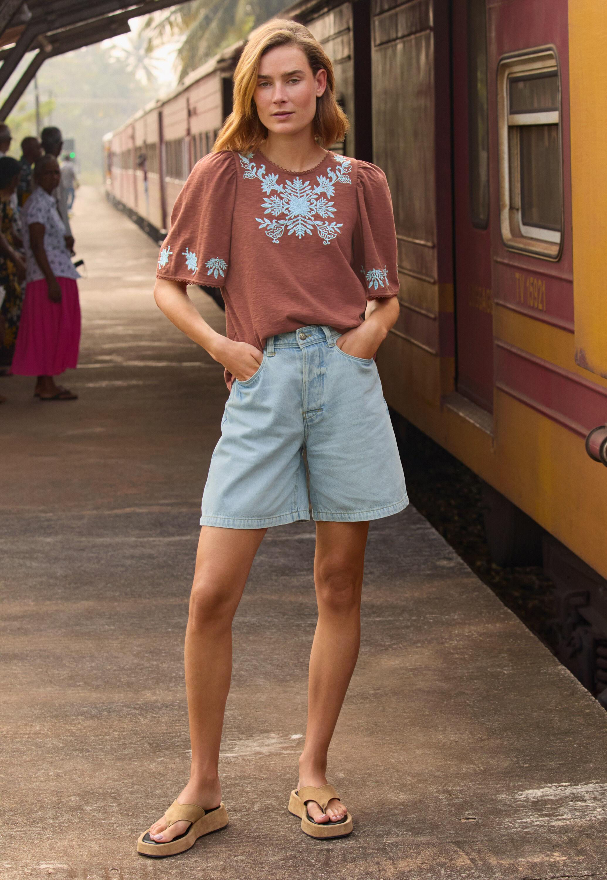 Denim-Shorts, Blasse Waschung, large