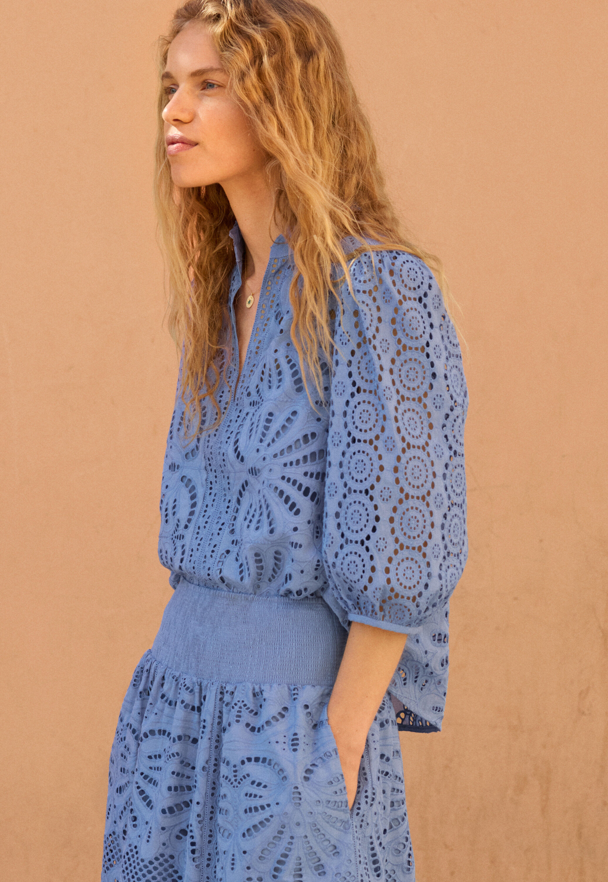 Broderie-Anglaise-Bluse, Kornblumenblau, large
