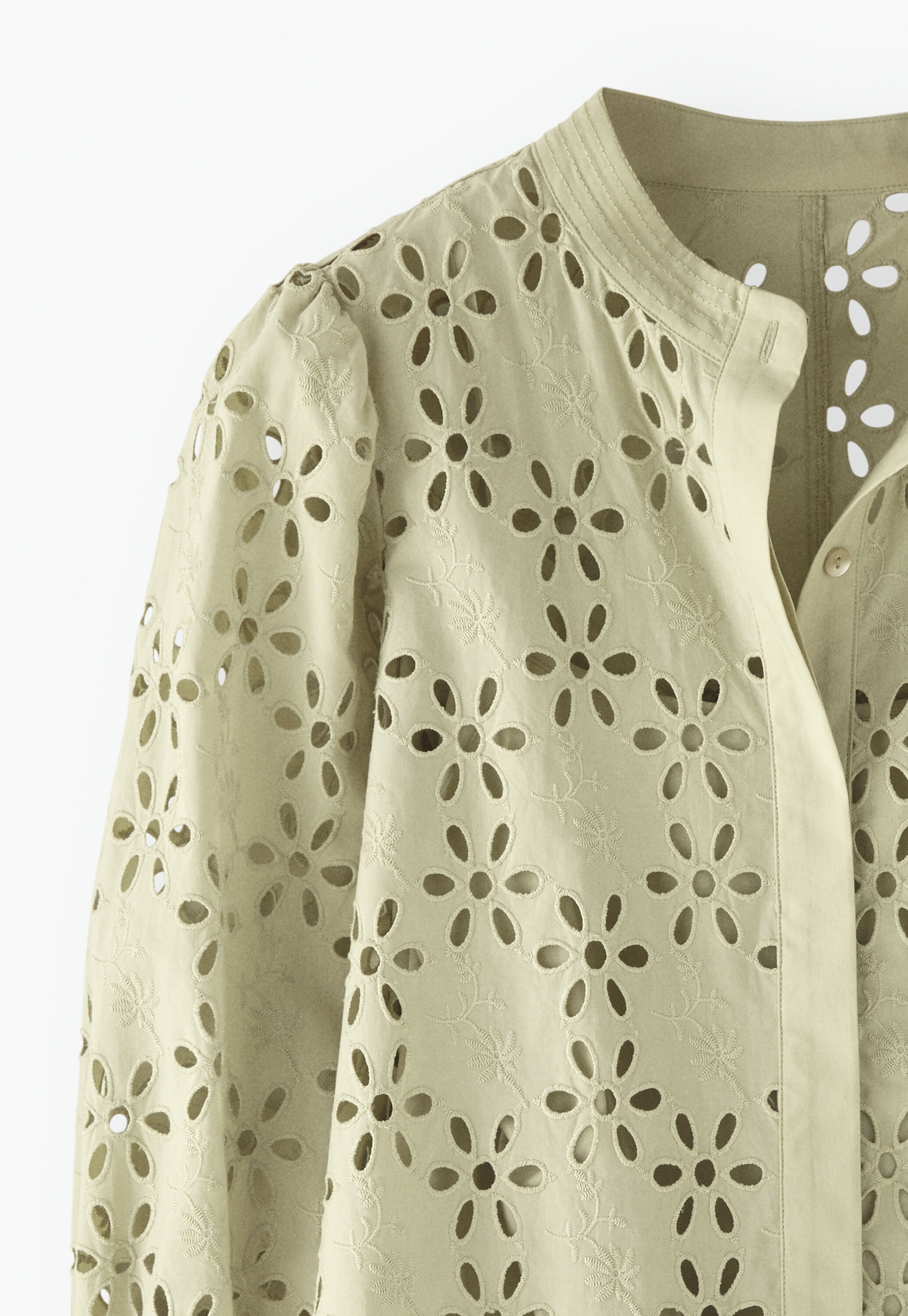 Cutwork-Bluse, Zartes Oliv, large