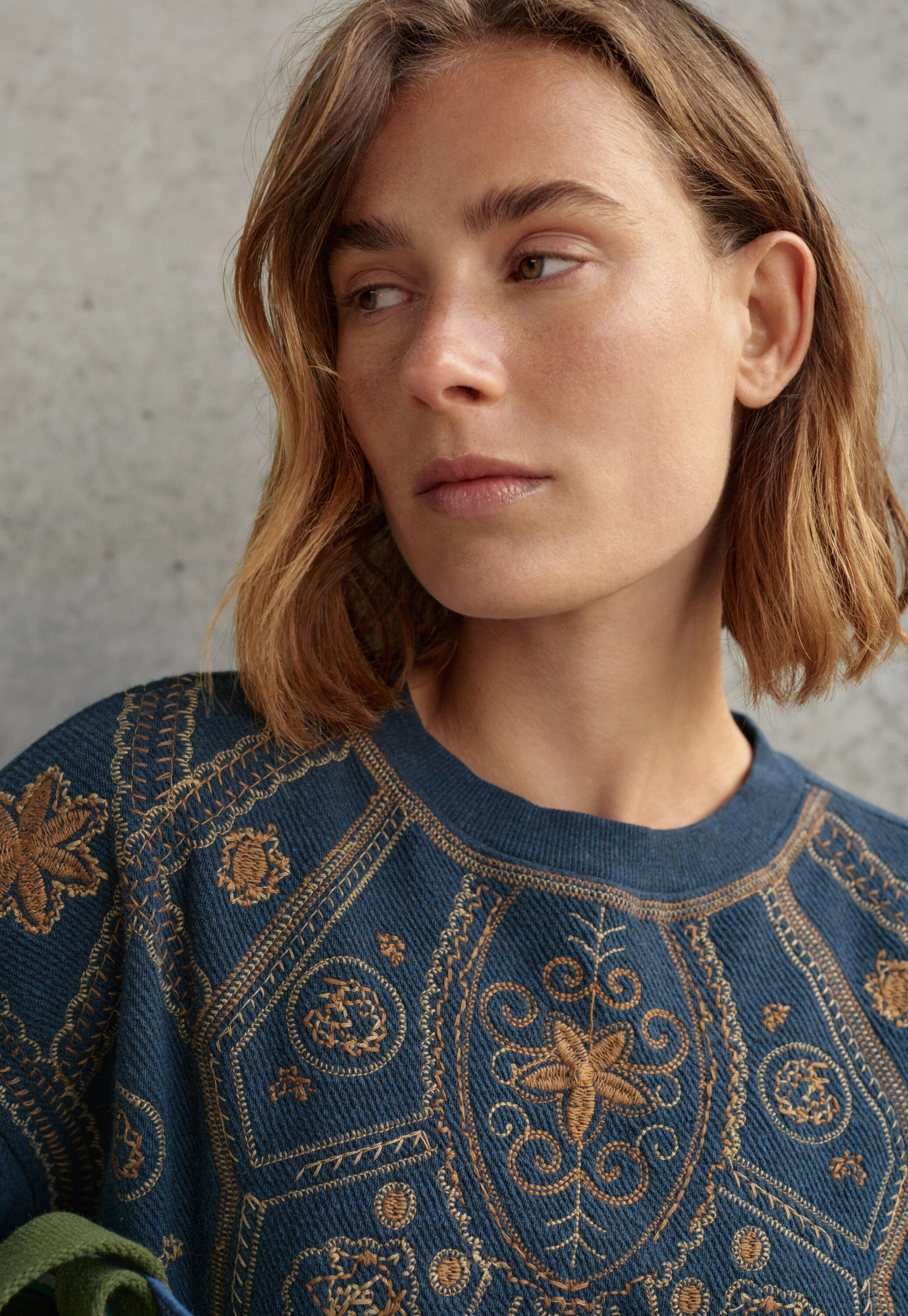 Sweatshirt mit Stickerei