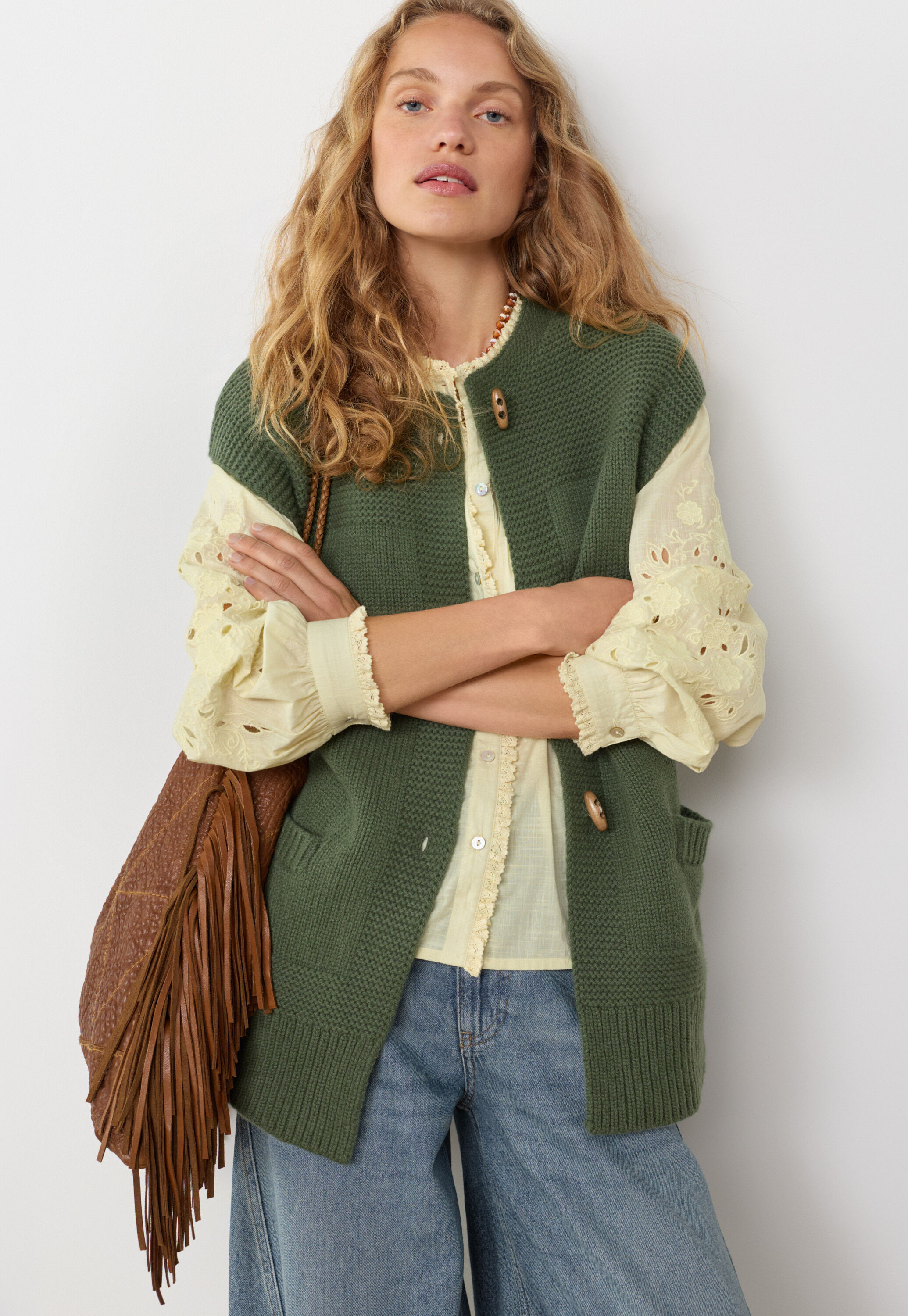 Bluse mit Spitze und Biesen