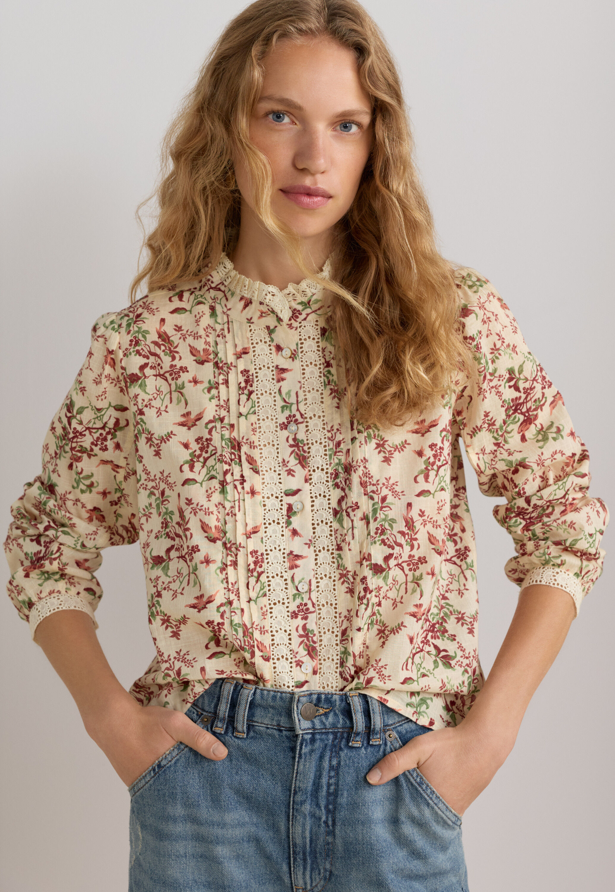 Print-Bluse mit Spitzendetail