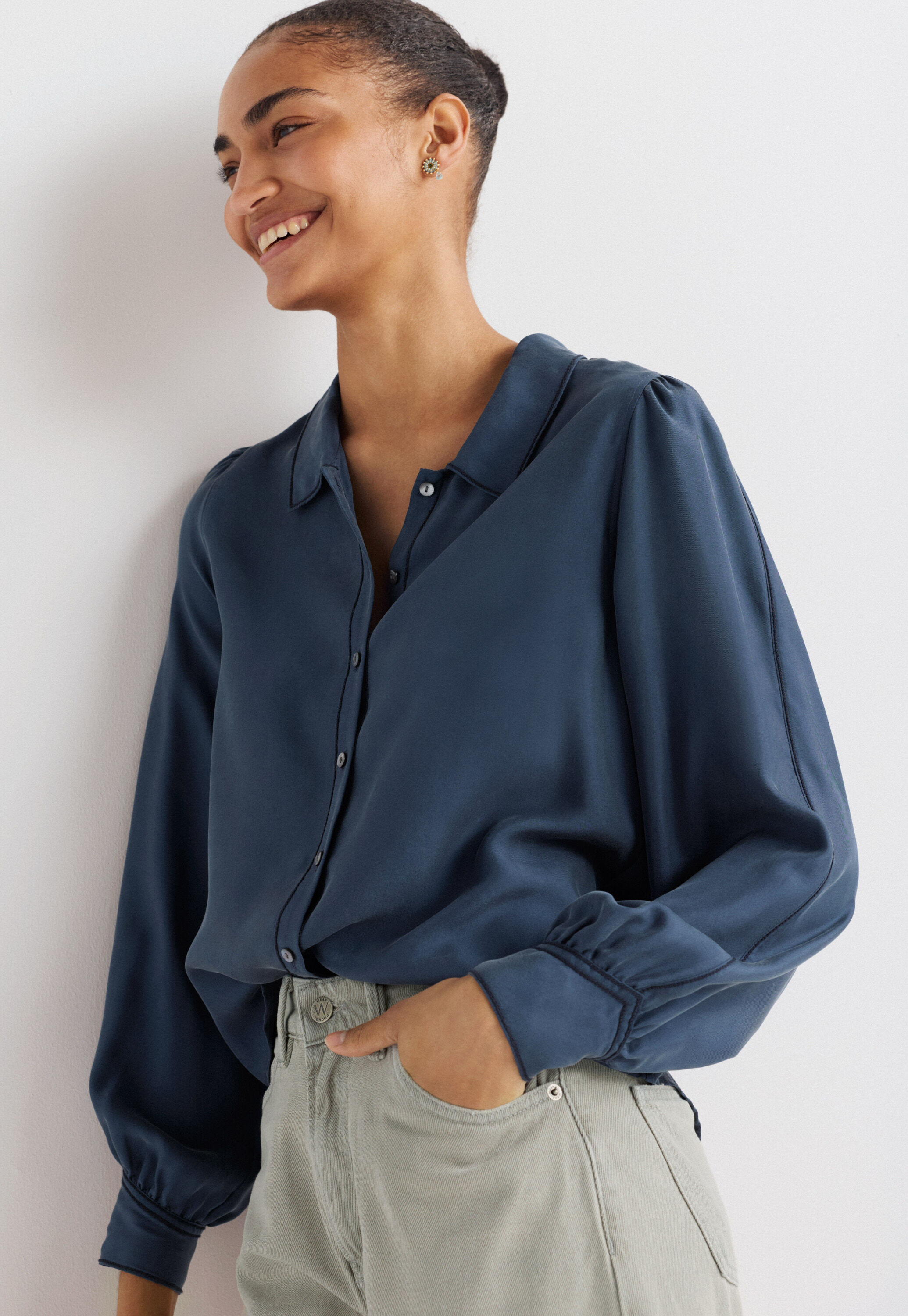Bluse mit Ziern&auml;hten