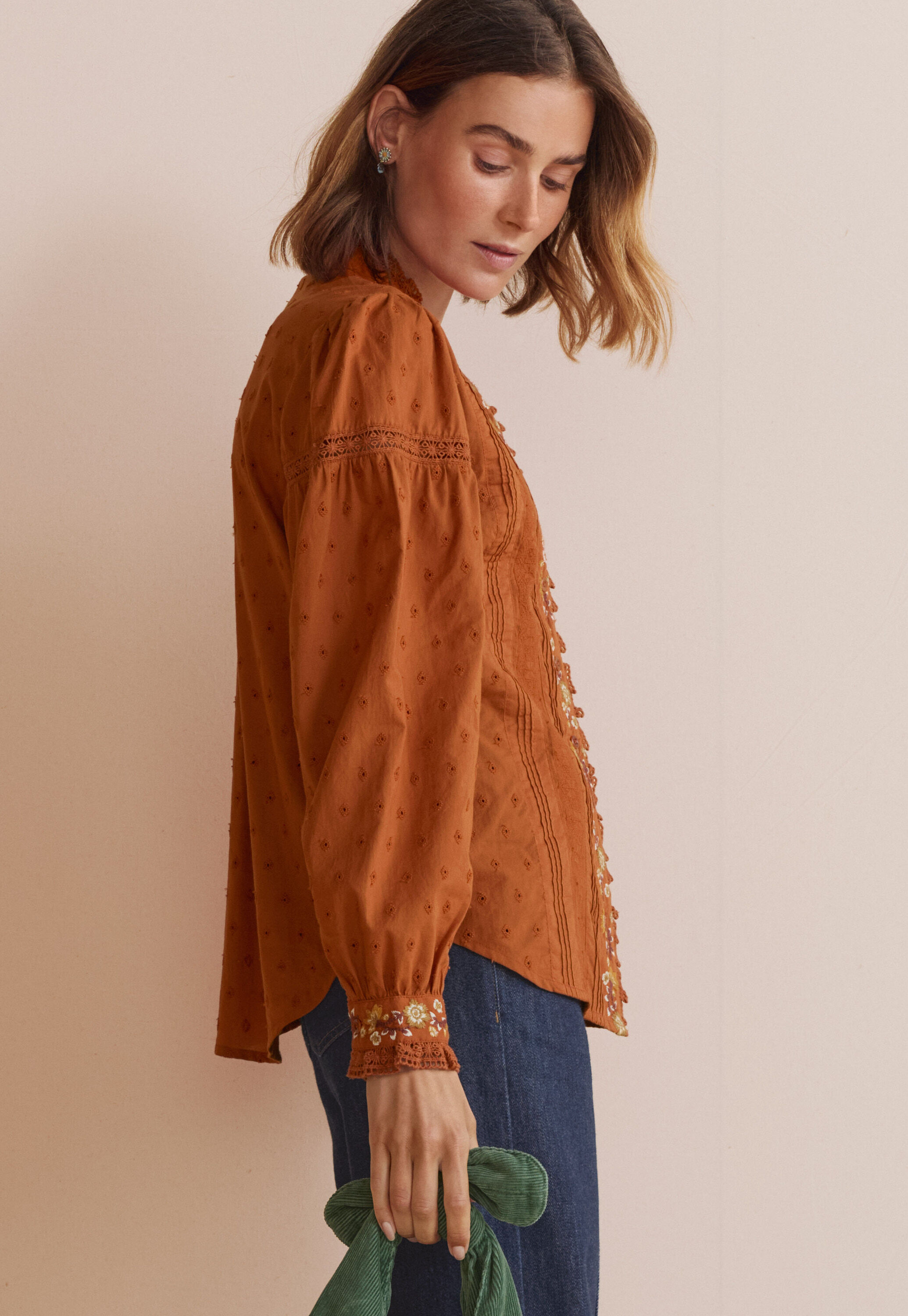 Bestickte Broderie-Bluse