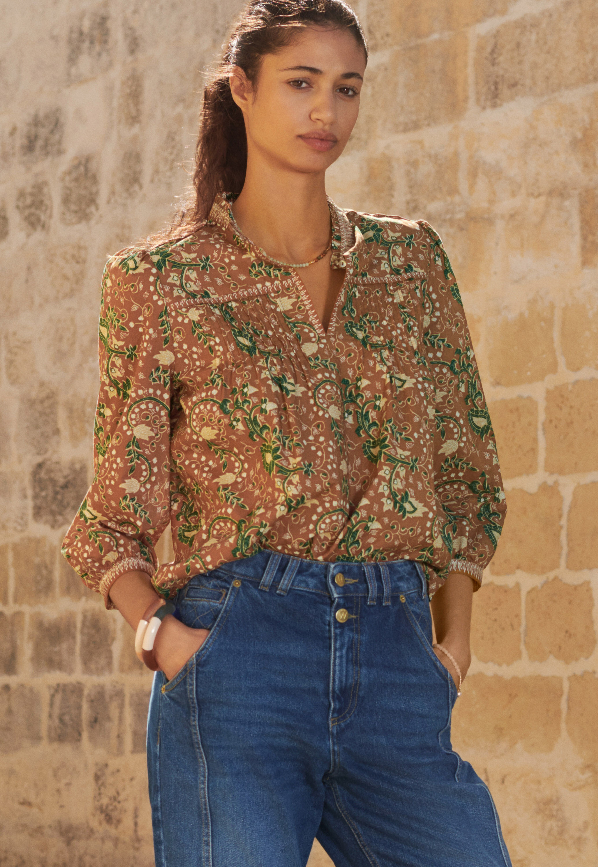 Bedruckte Bluse mit Biesen