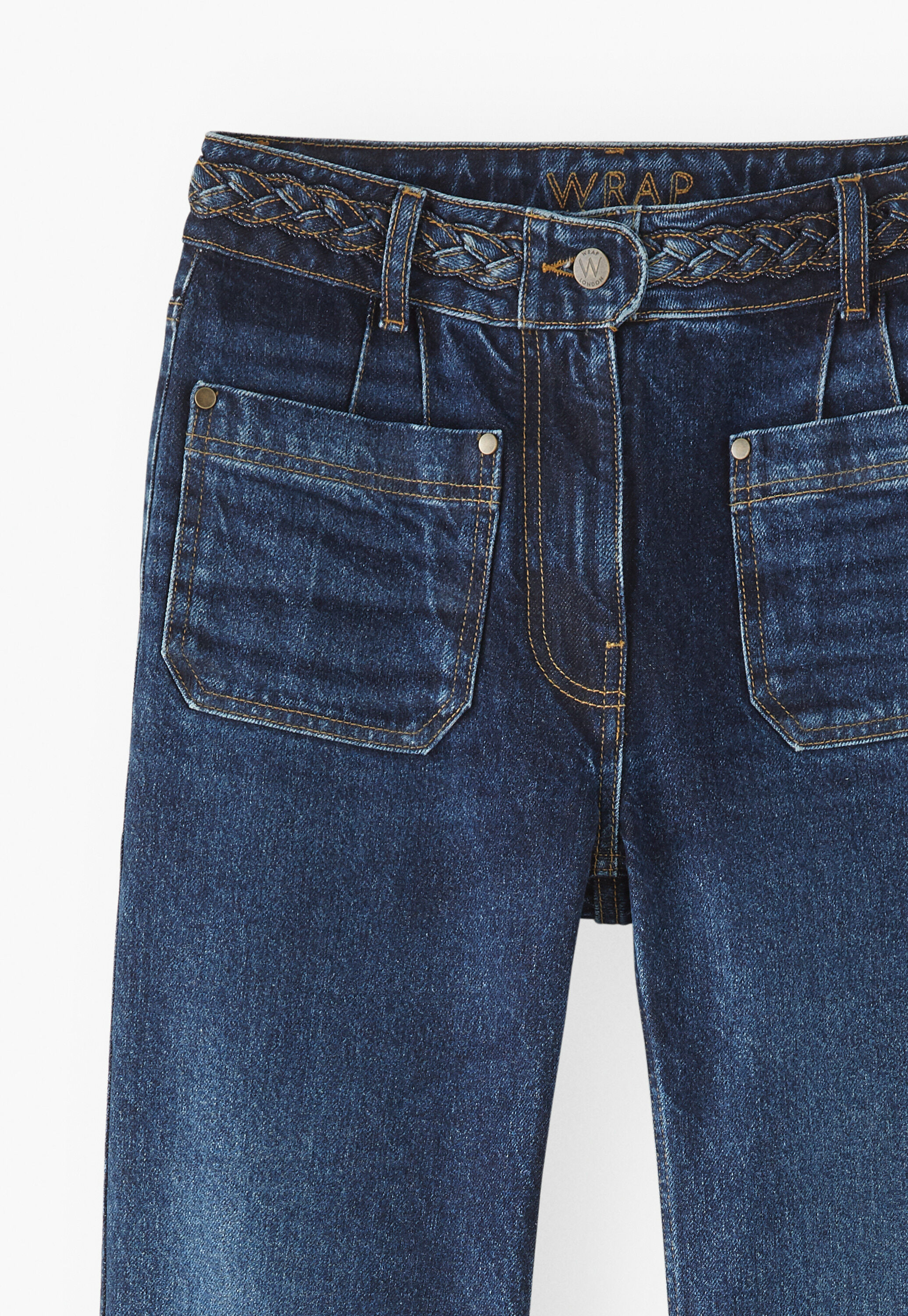 Schlagjeans in unterschiedlichen Waschungen