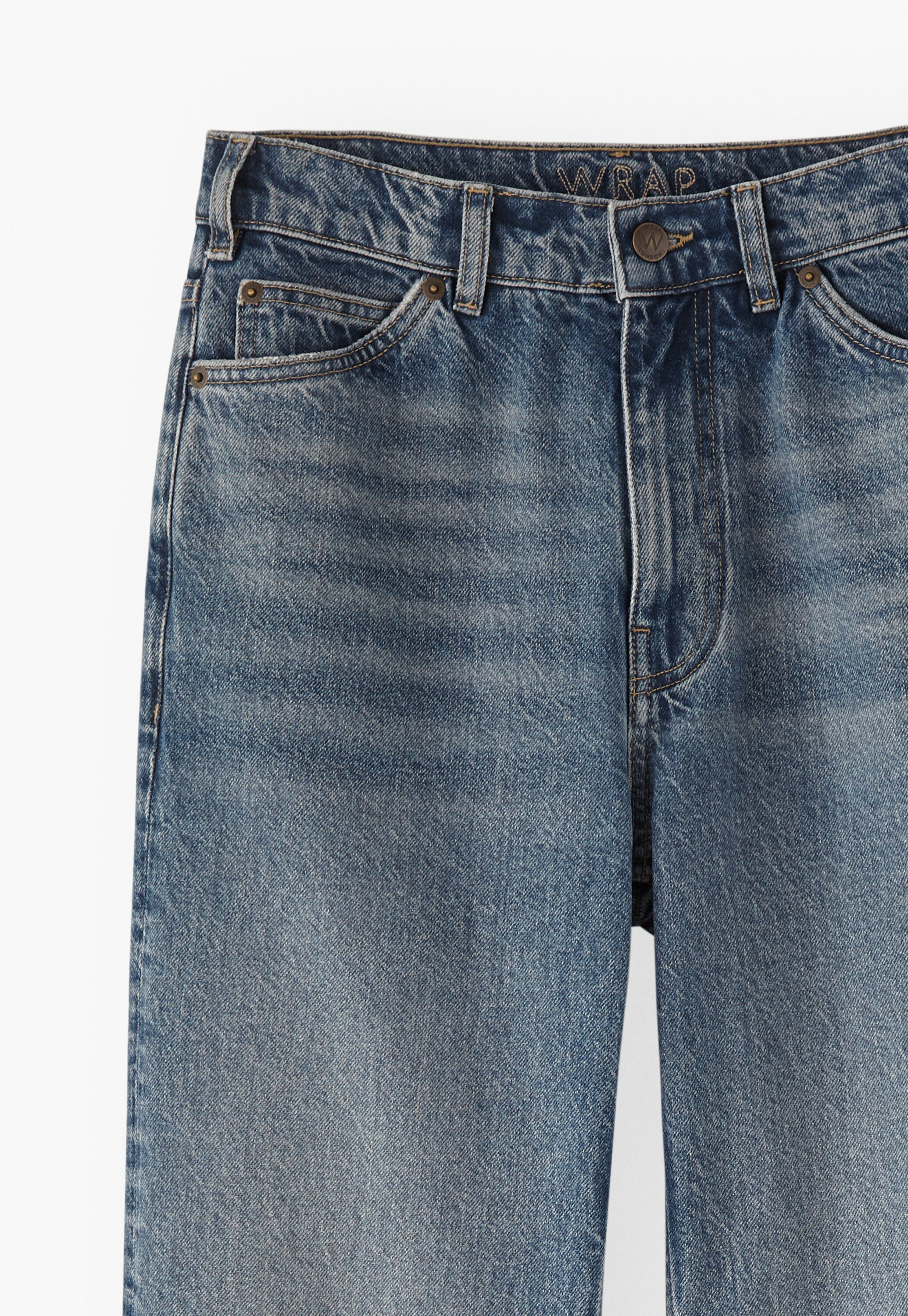 Jeans mit geschlitztem Saum