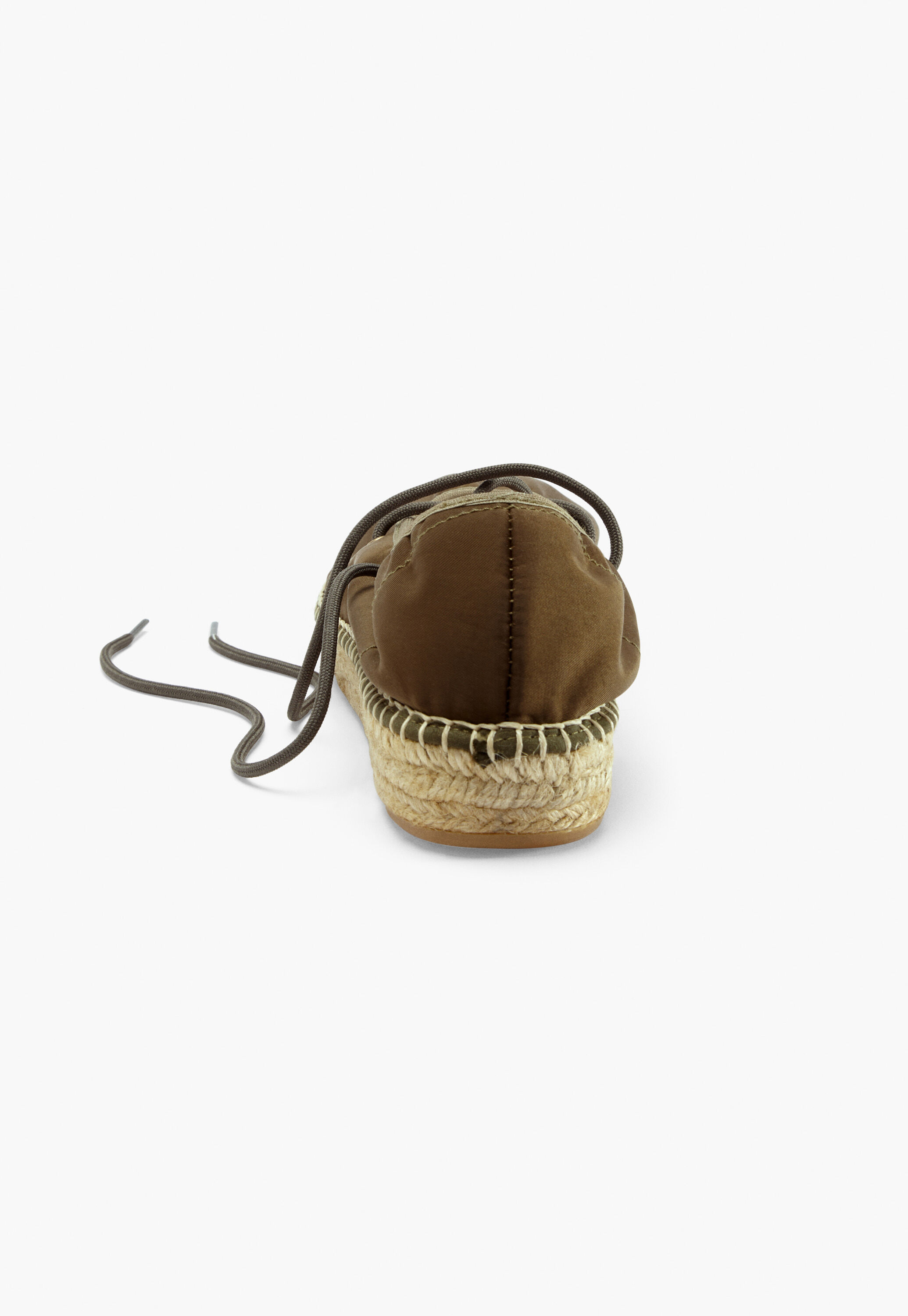 Geschn&uuml;rte Espadrilles