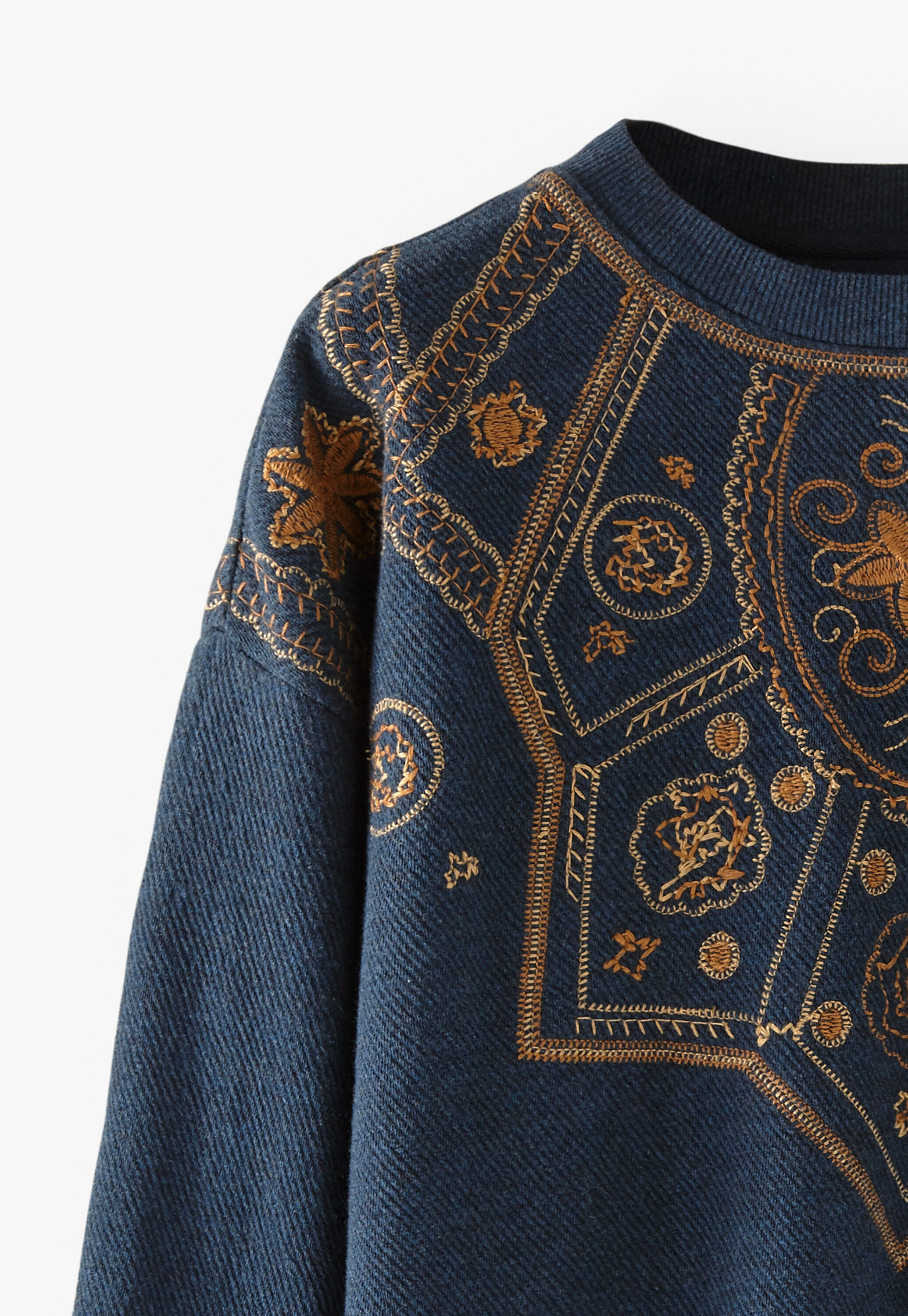 Sweatshirt mit Stickerei
