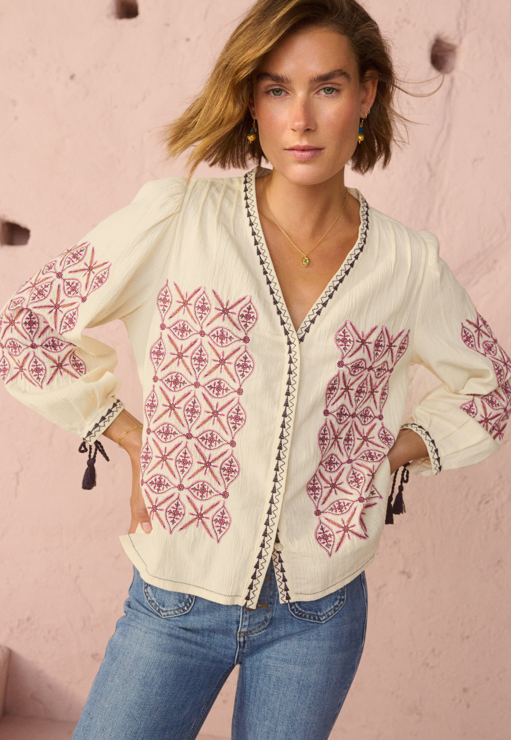 Bestickte Bluse