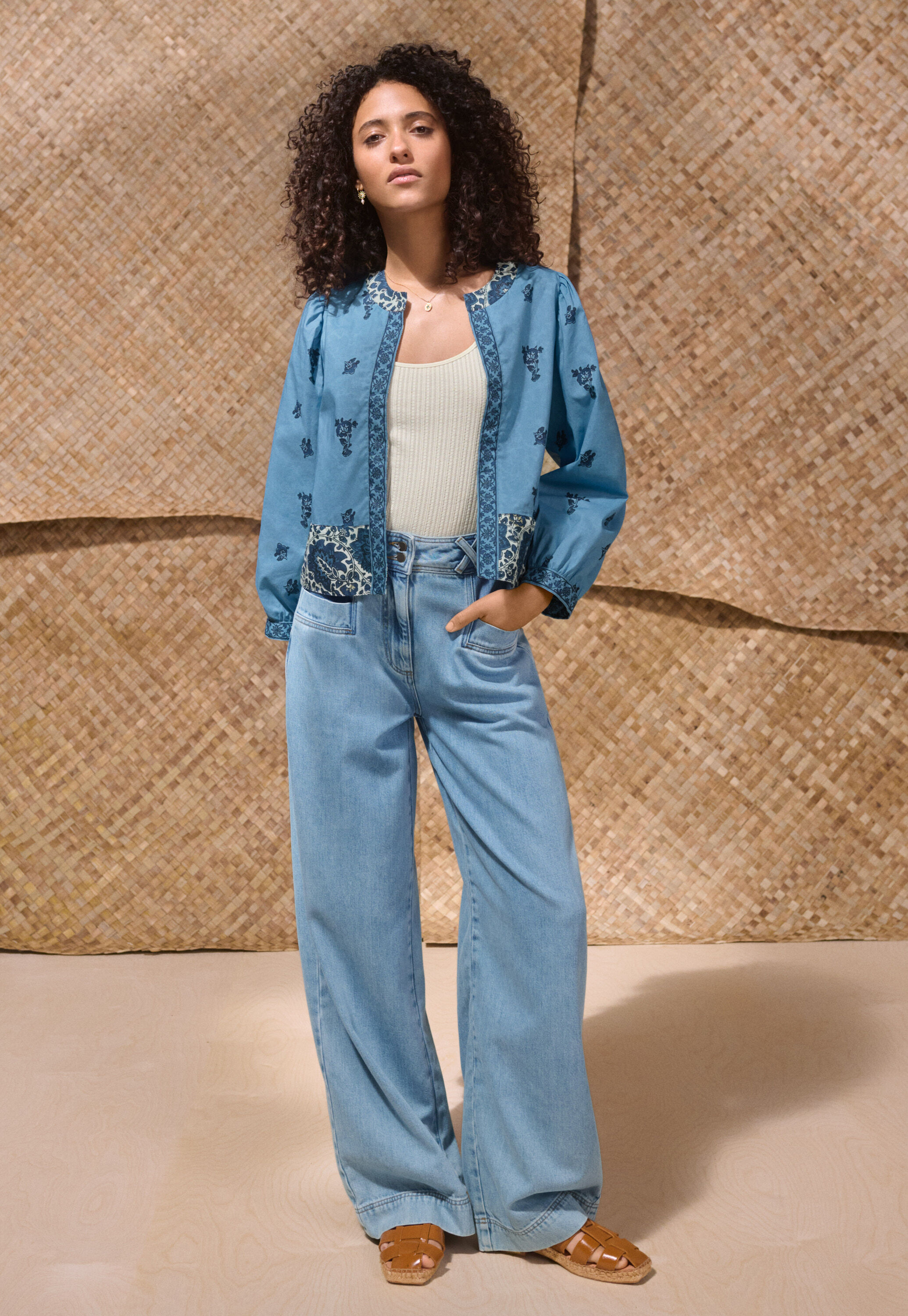 Flie&szlig;ende Jeans mit weitem Bein