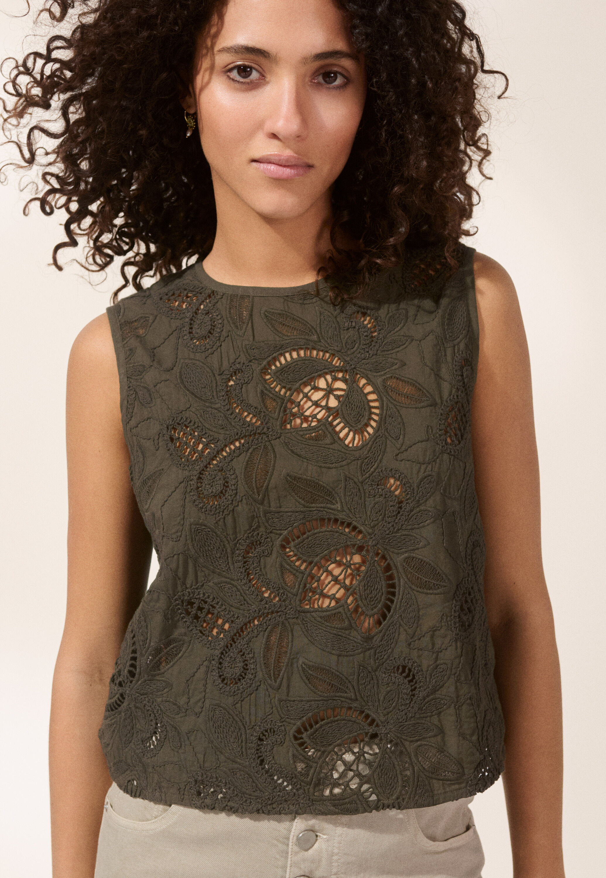 Broderie-Top