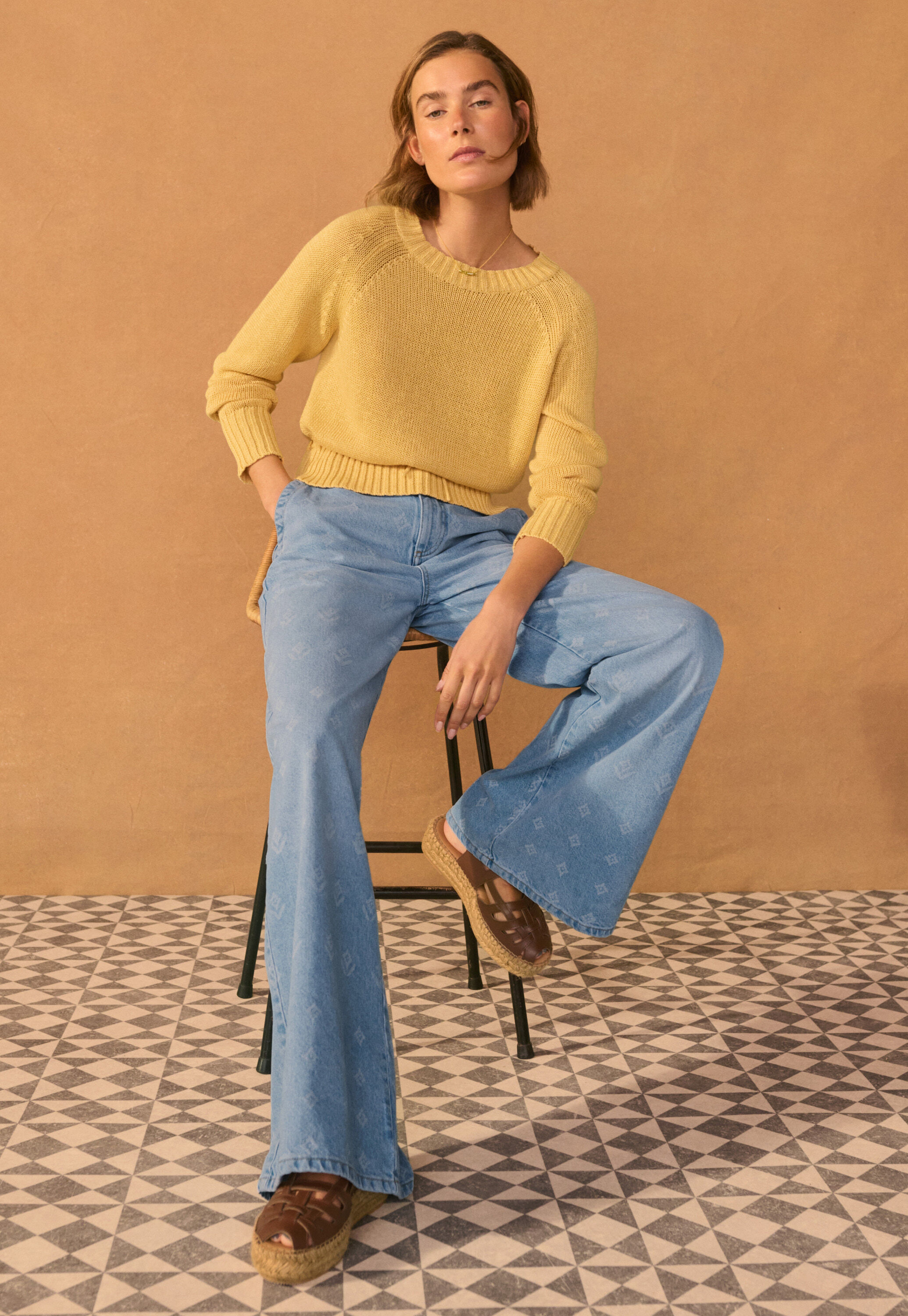 Gelaserte Jeans mit weitem Bein