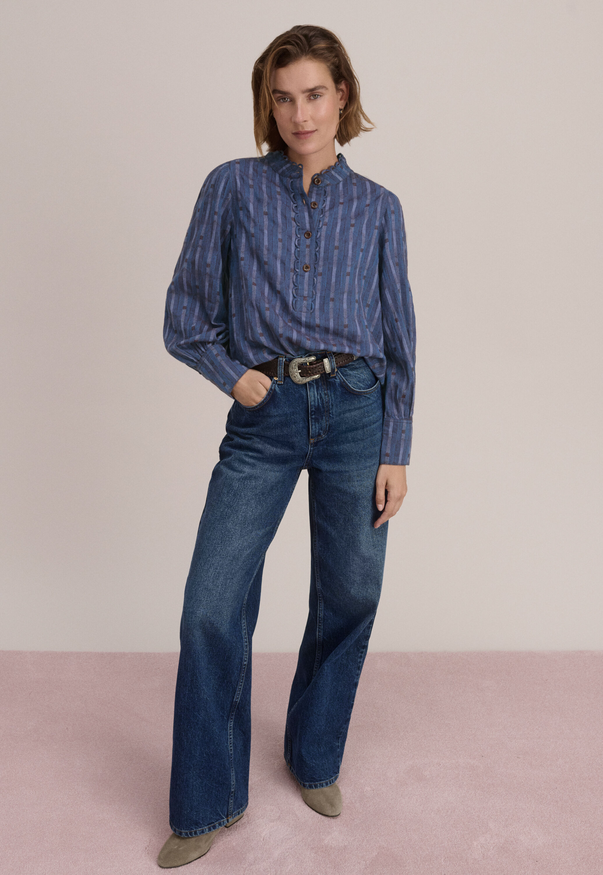 Bluse mit halber Knopfleiste