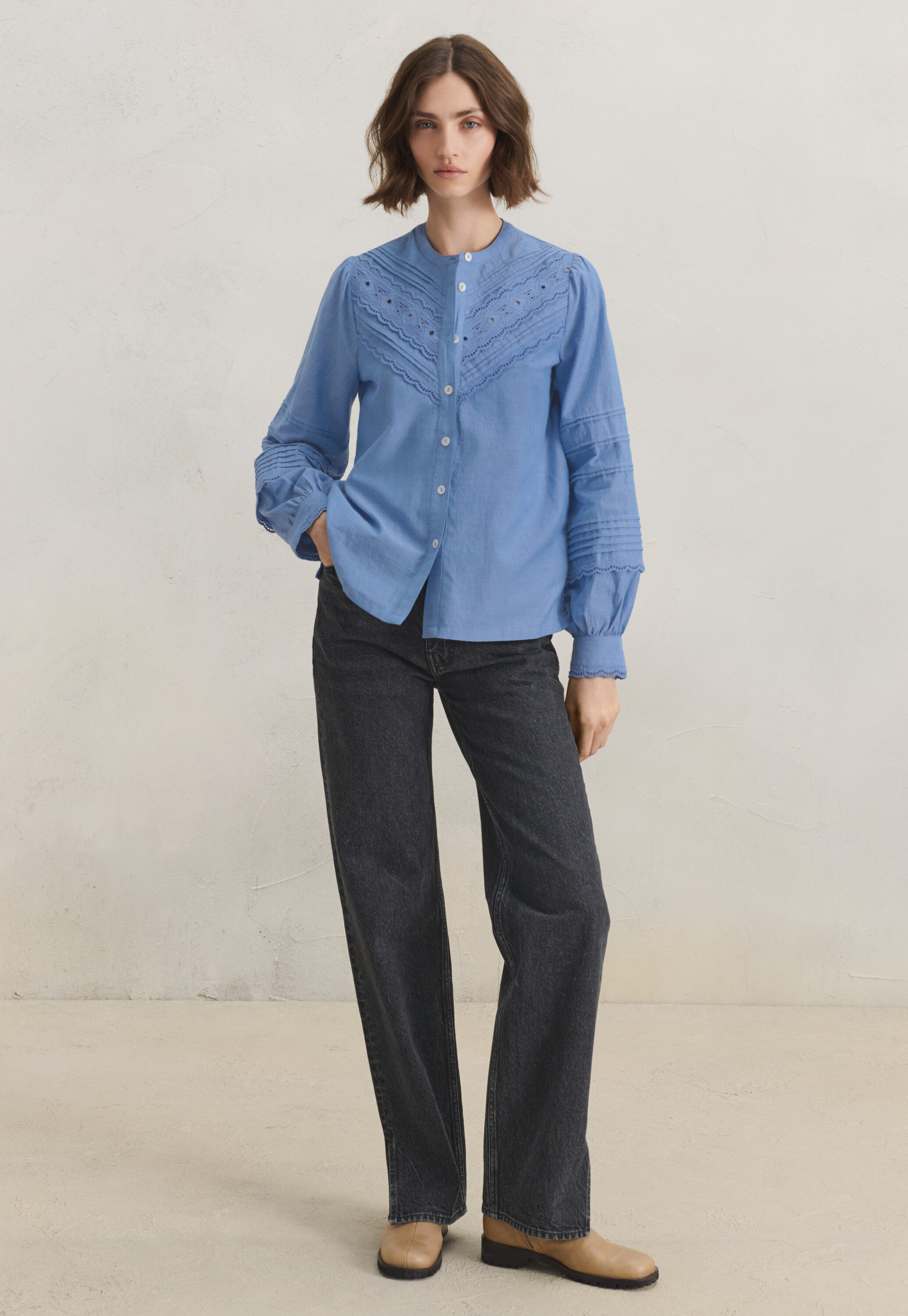 Chambray-Bluse mit Biesen