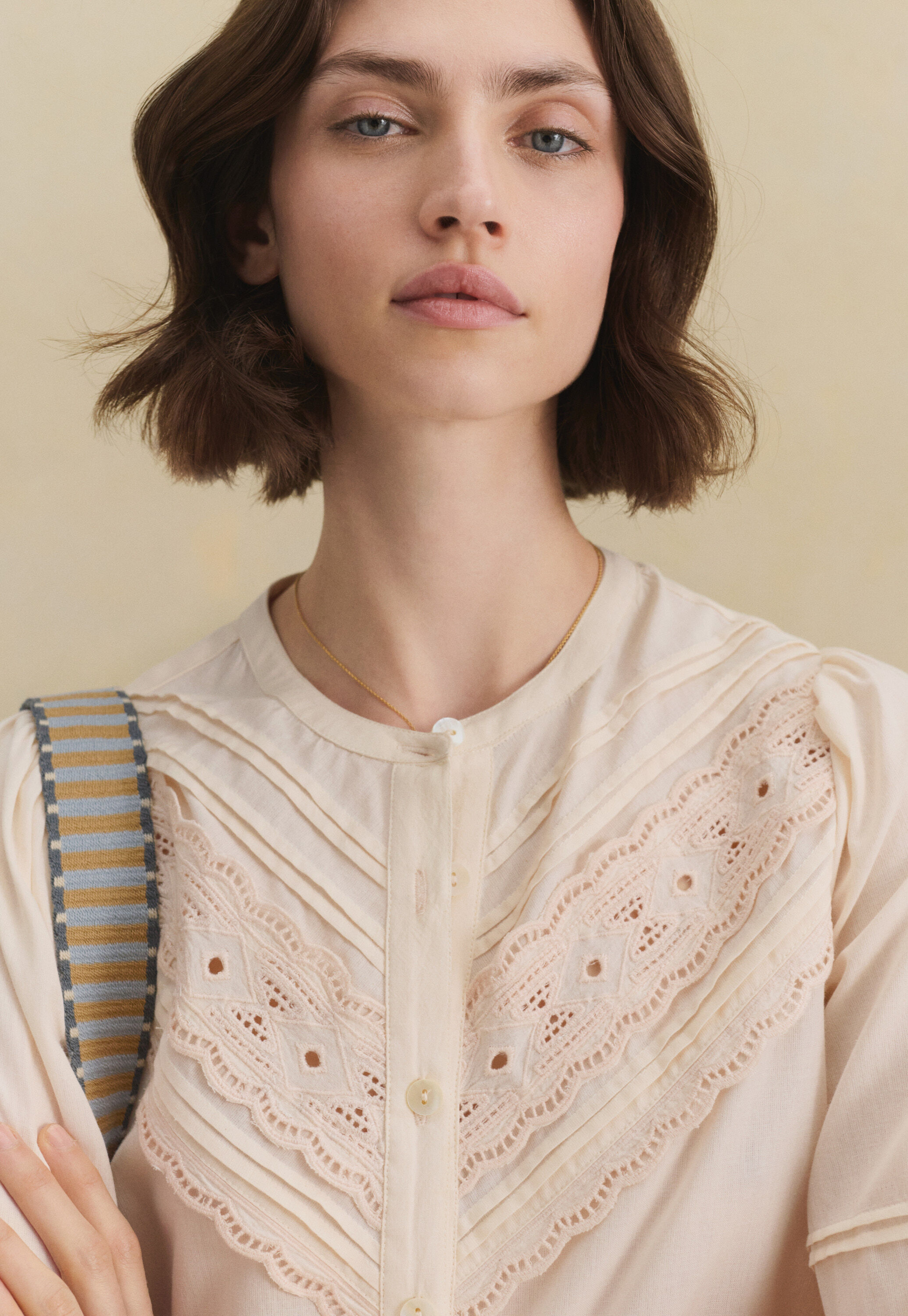 Bluse mit Biesen