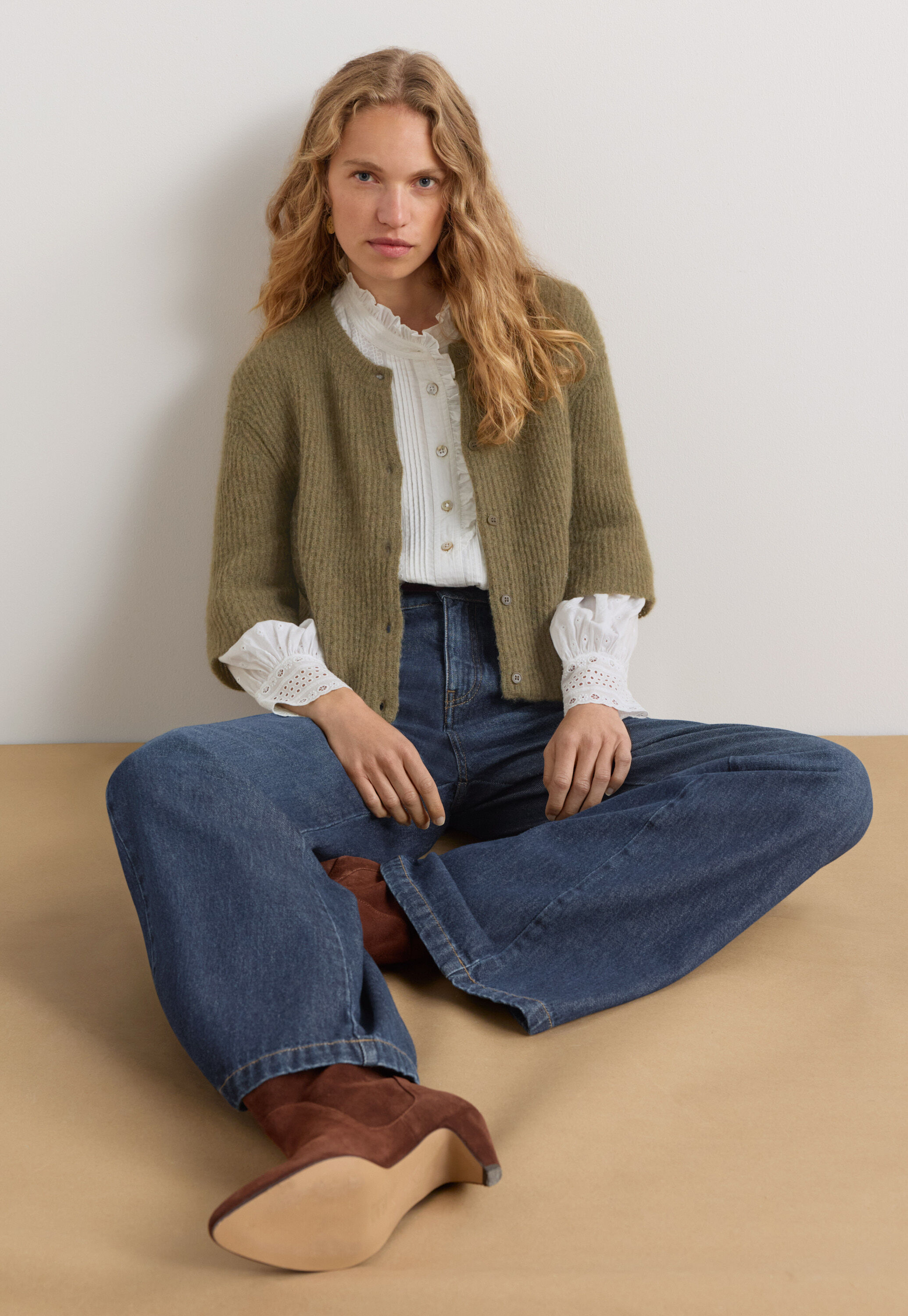 Broderie-Bluse mit R&uuml;schenkragen