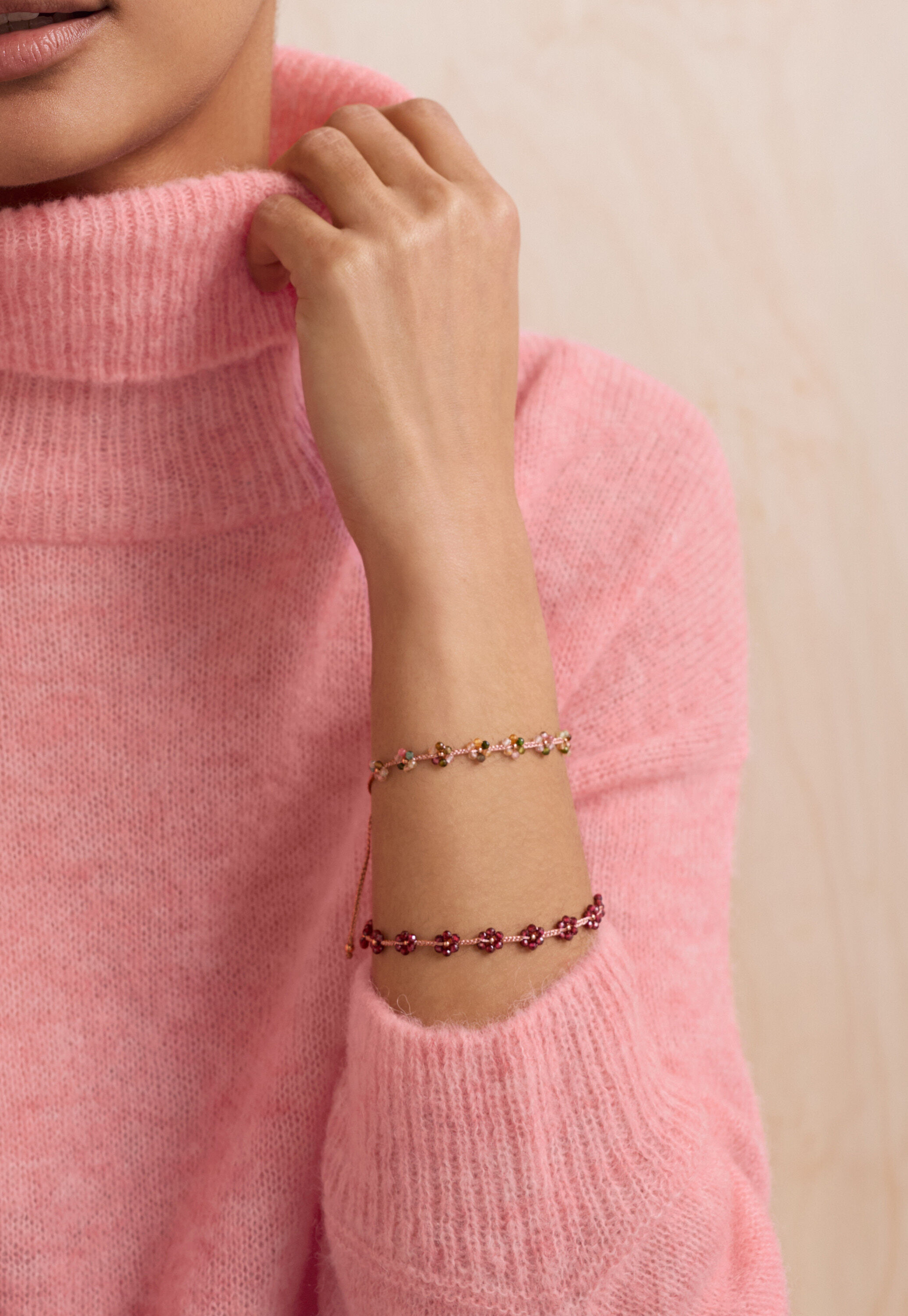 Armband mit Perlenblumen