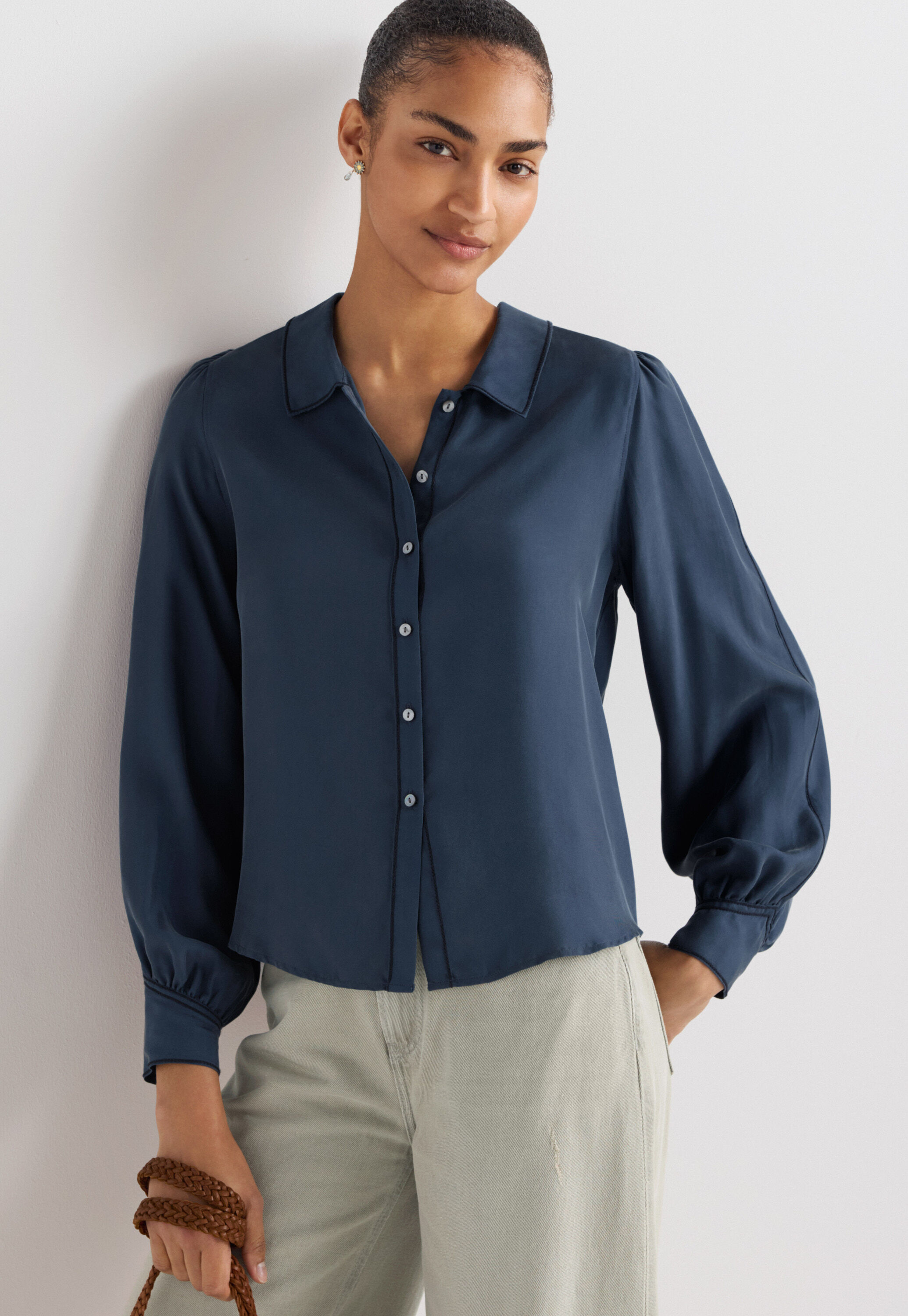 Bluse mit Ziern&auml;hten