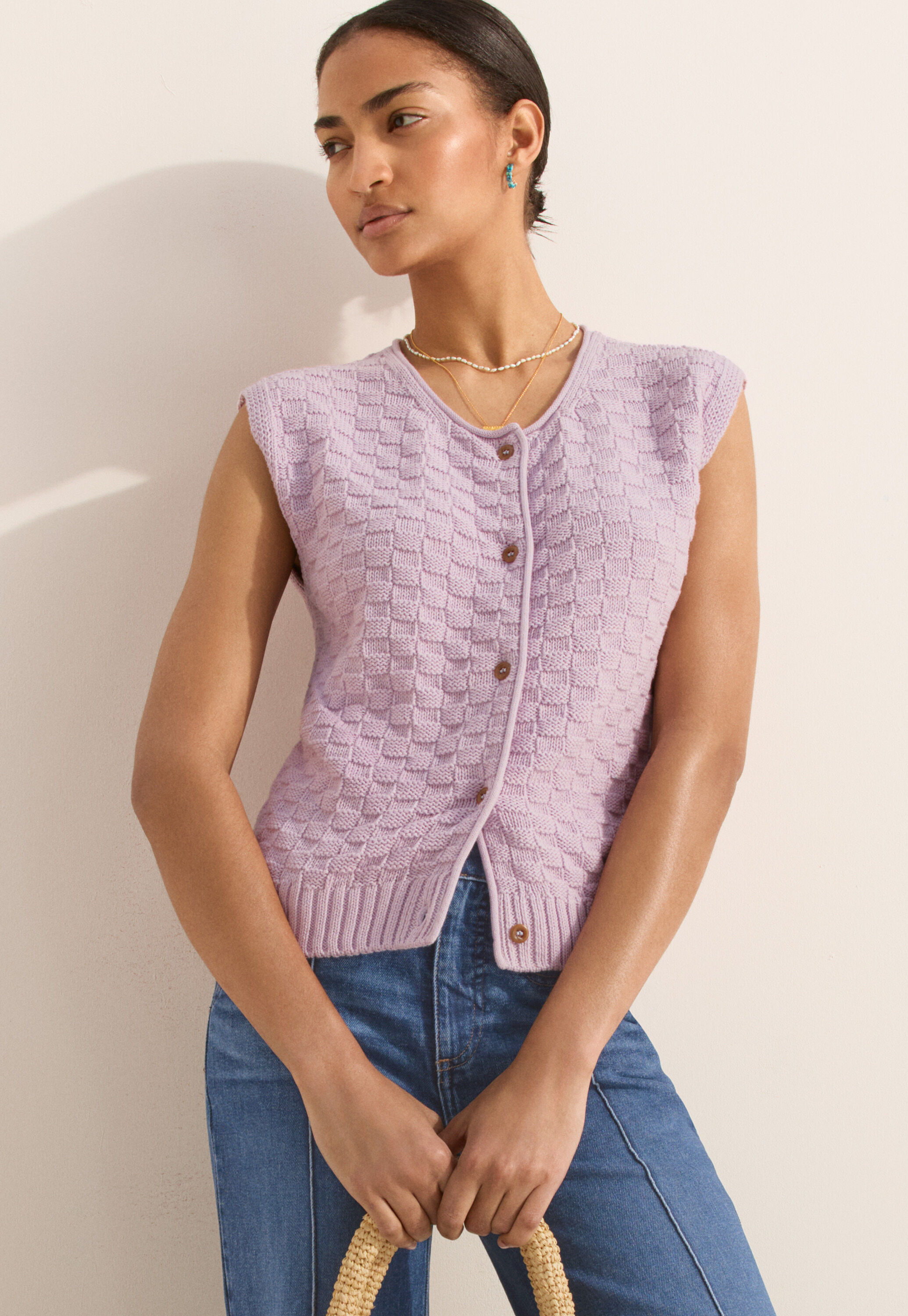 &Auml;rmelloser Pullover mit Korbmuster