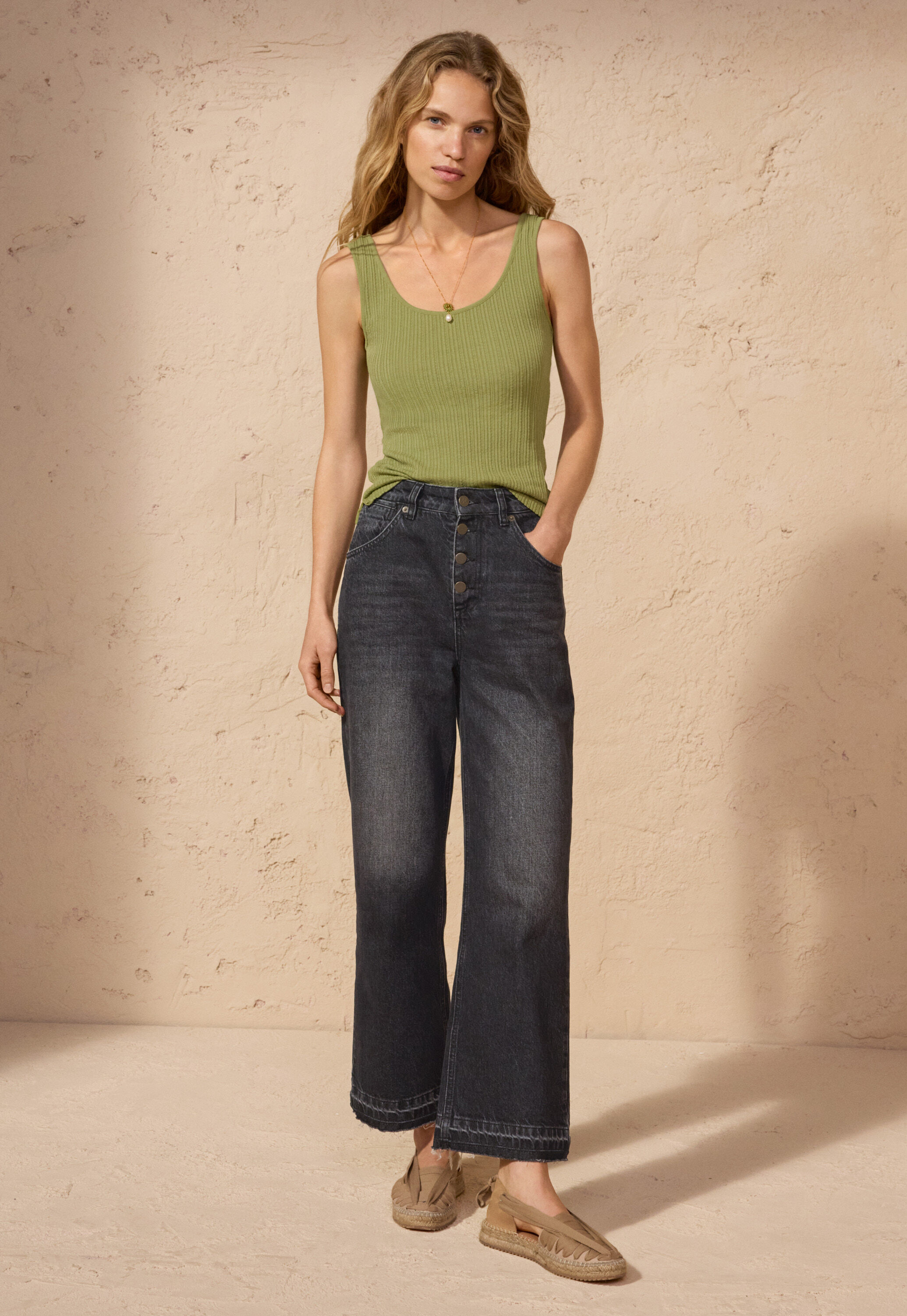 Jeans mit ausgelassenem Saum, Gewaschenes Schwarz, large