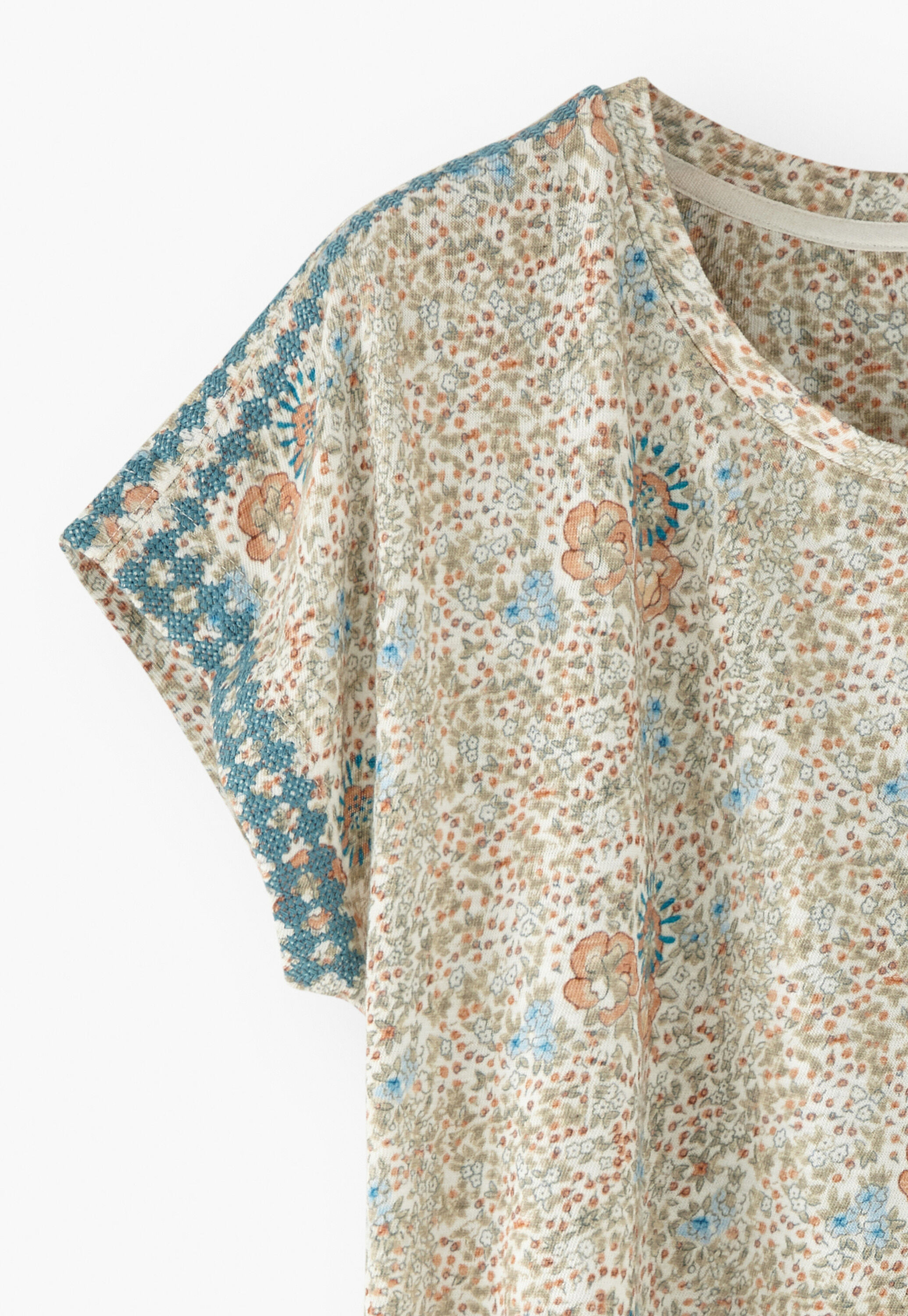 Print-Top mit Stickerei