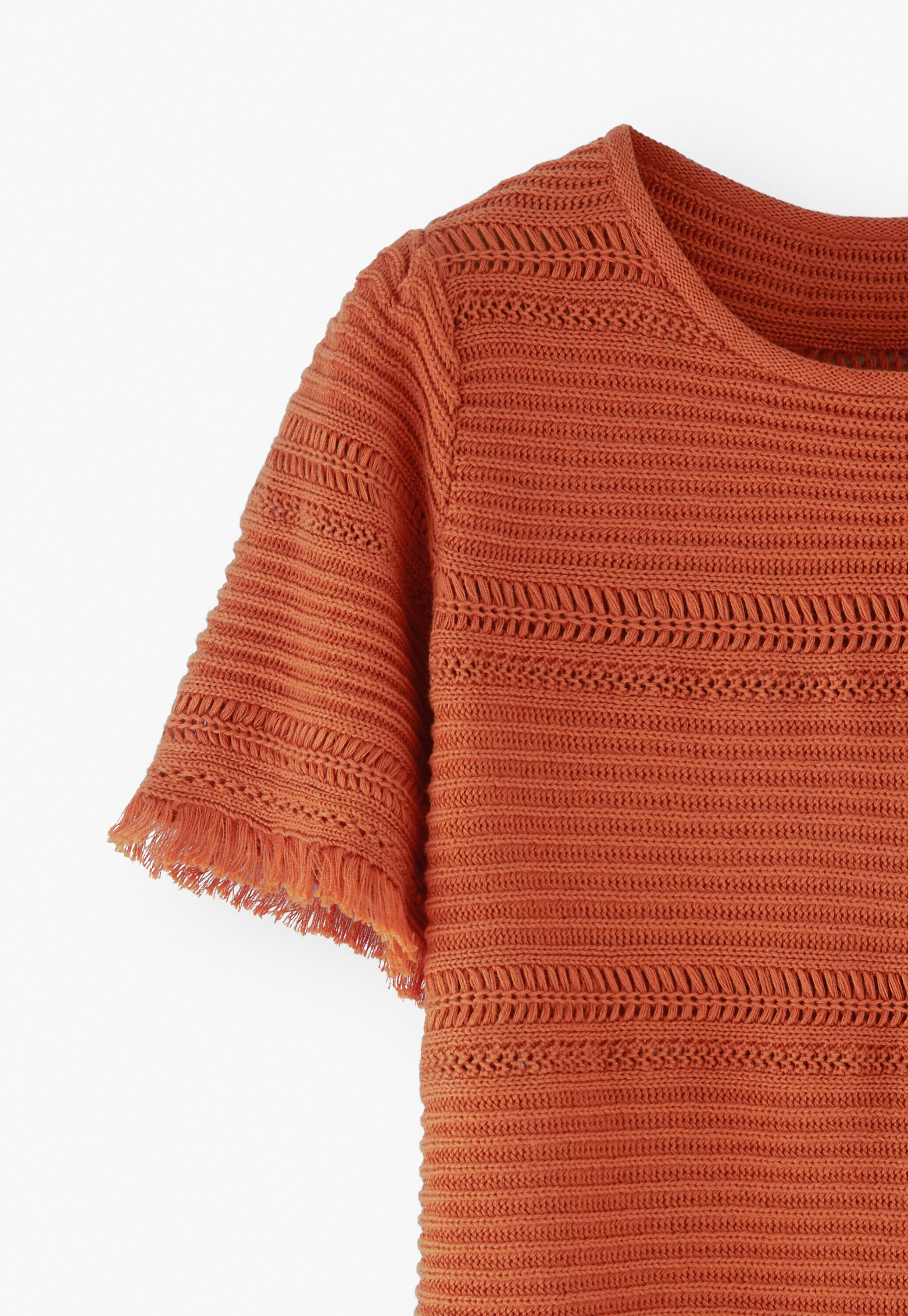 Rippenstrickpullover mit Fransen
