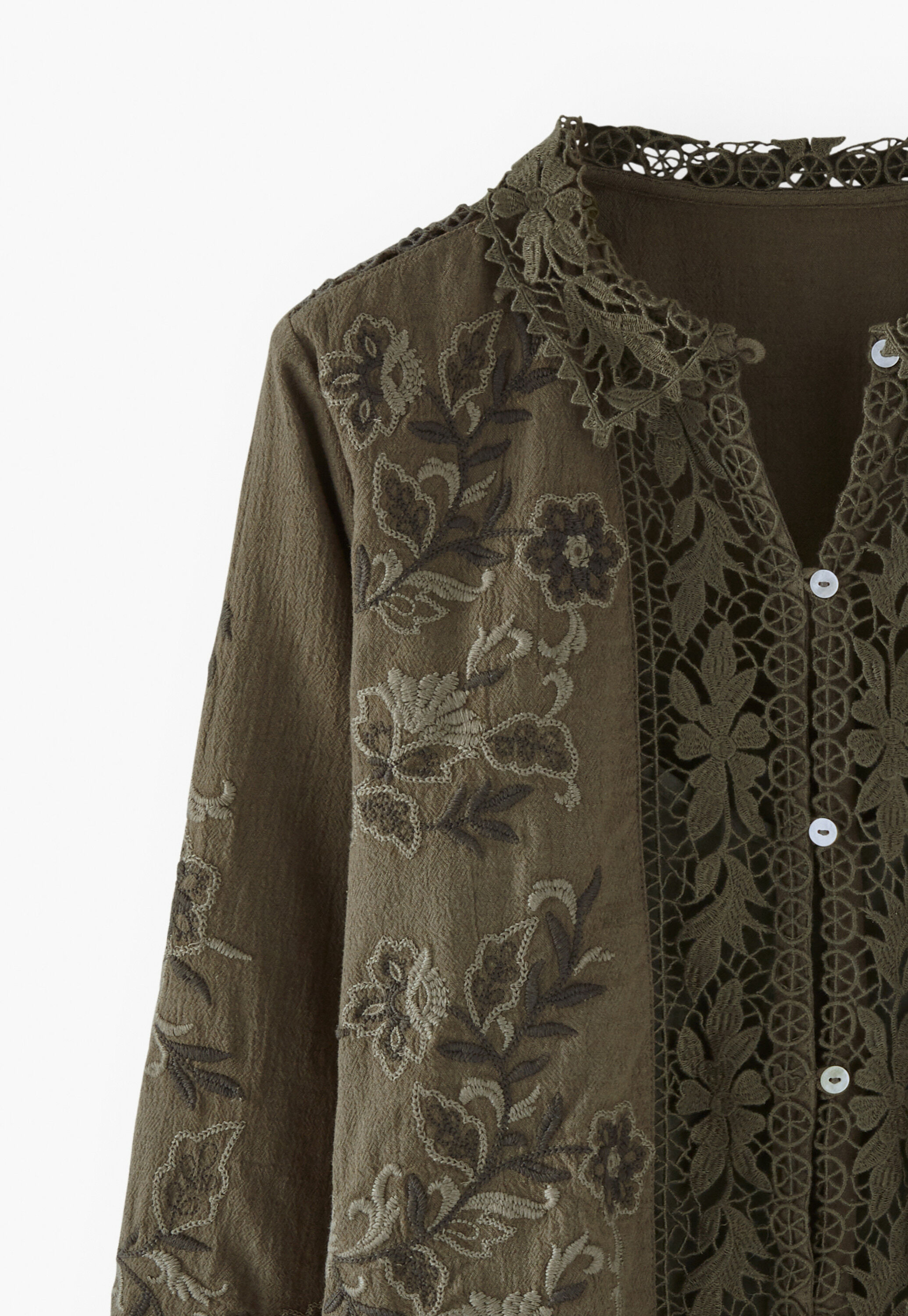 Bestickte Bluse mit Spitze