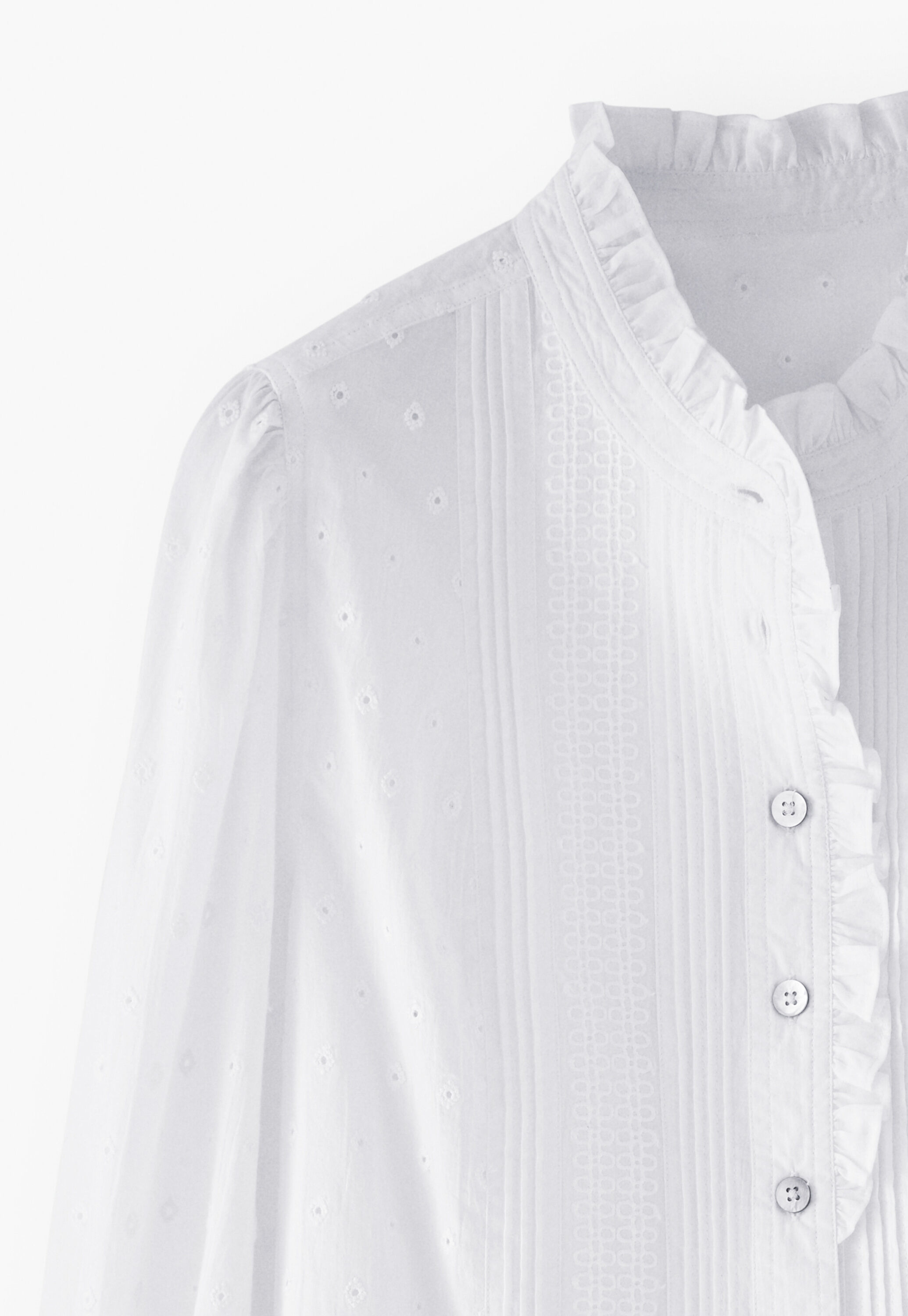 Broderie-Bluse mit R&uuml;schenkragen
