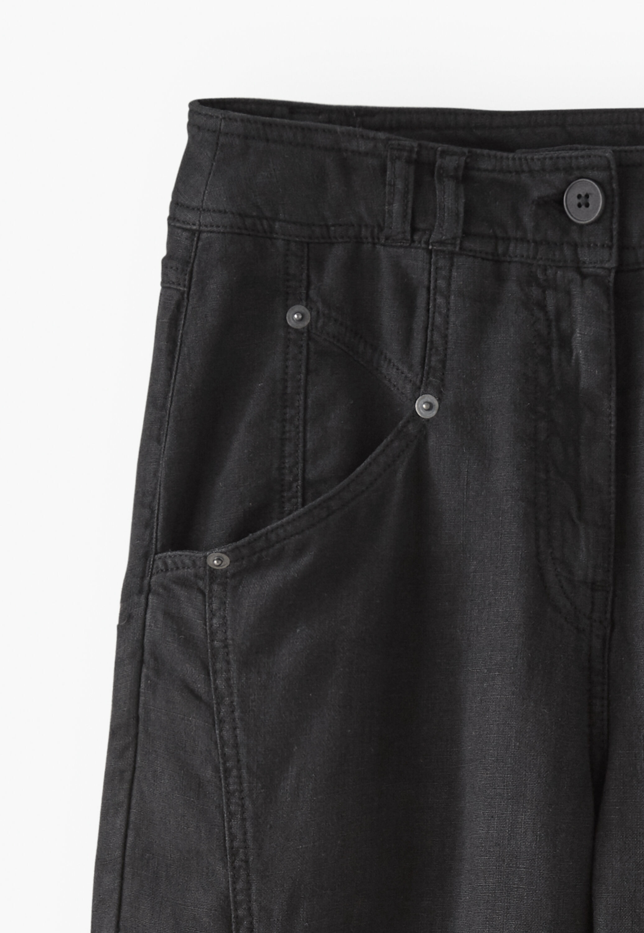 K&uuml;rzer geschnittene Hose