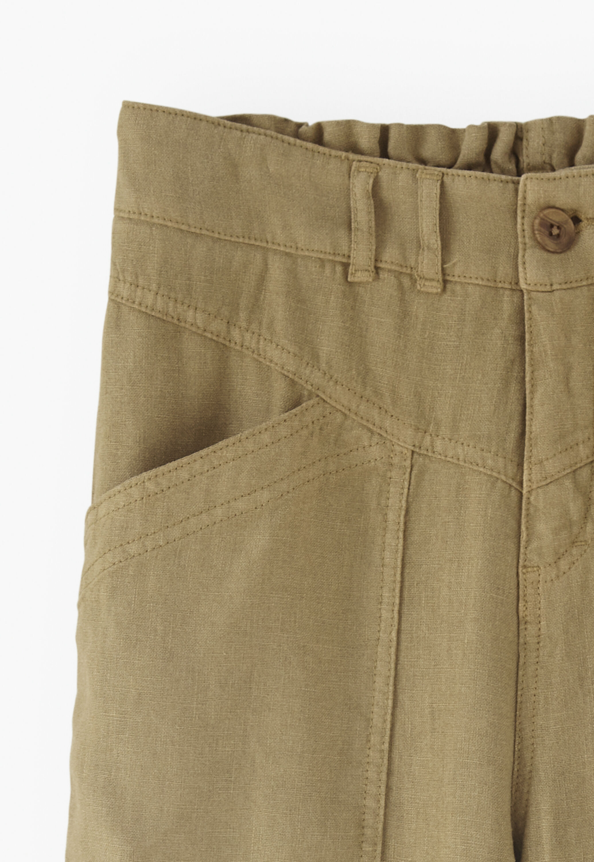 K&uuml;rzer geschnittene Hose