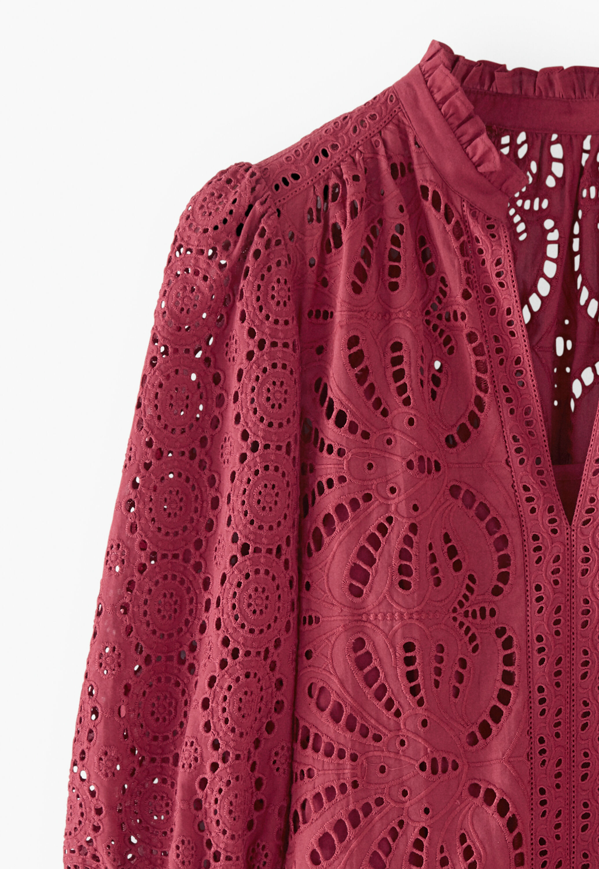 Broderie-Anglaise-Bluse