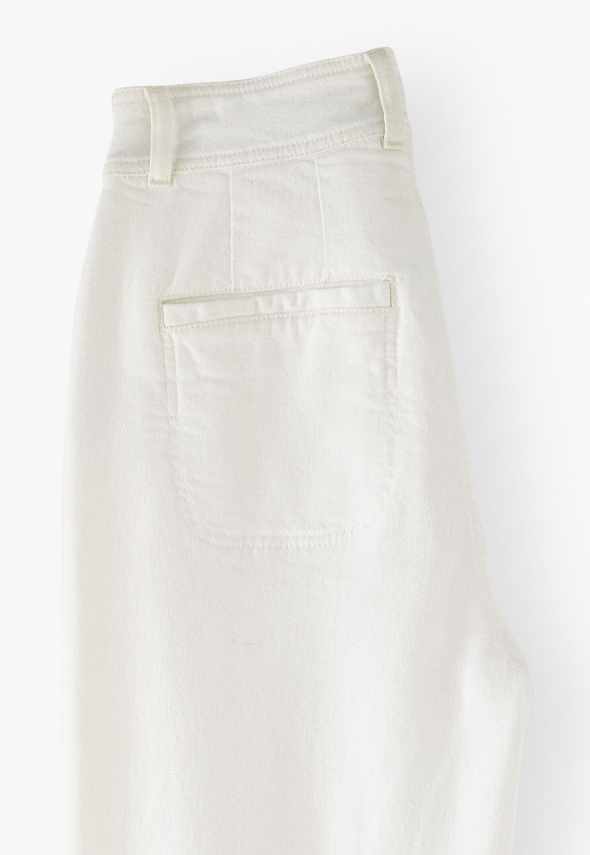 K&uuml;rzer geschnittene Hose mit weitem Bein