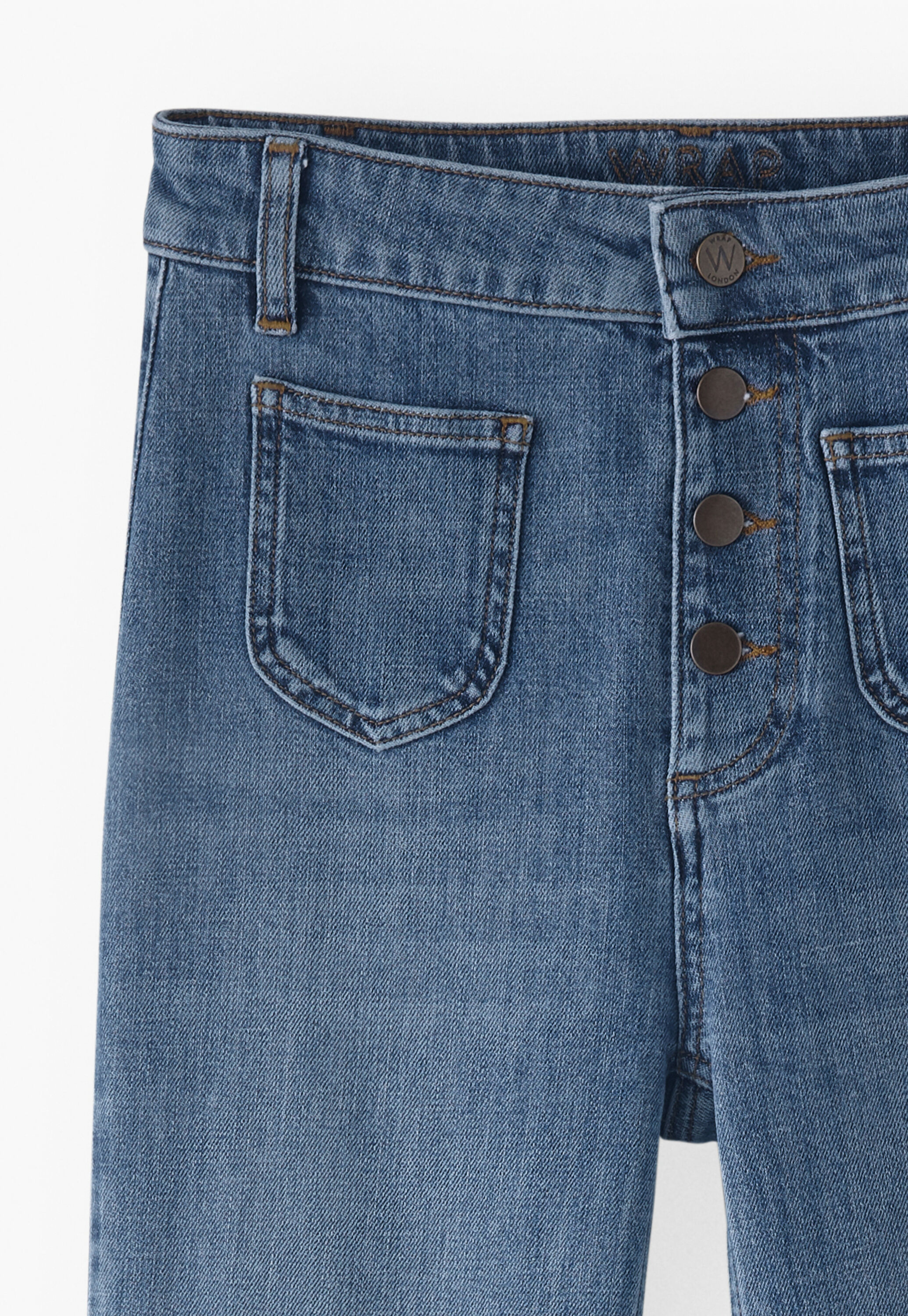 Ausgestellte Jeans