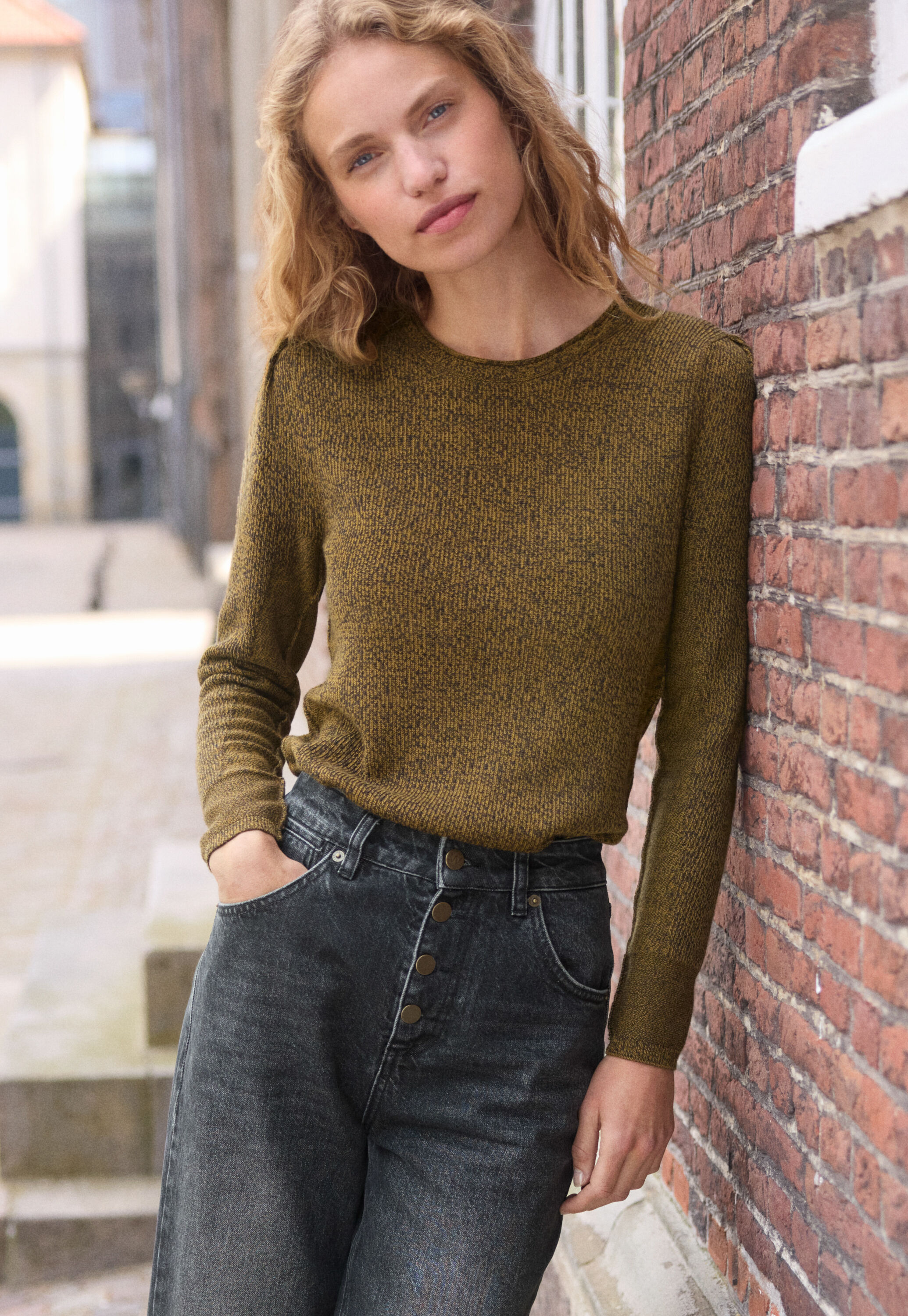 Gesprenkelter Pullover
