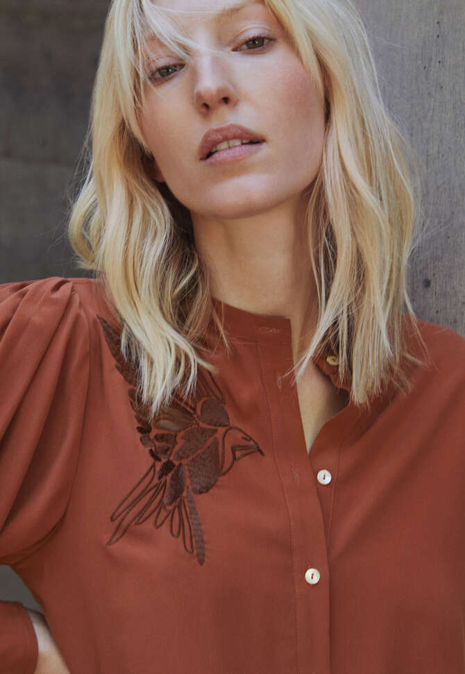 Bestickte Bluse, Zartes Chilirot, completeTheLook