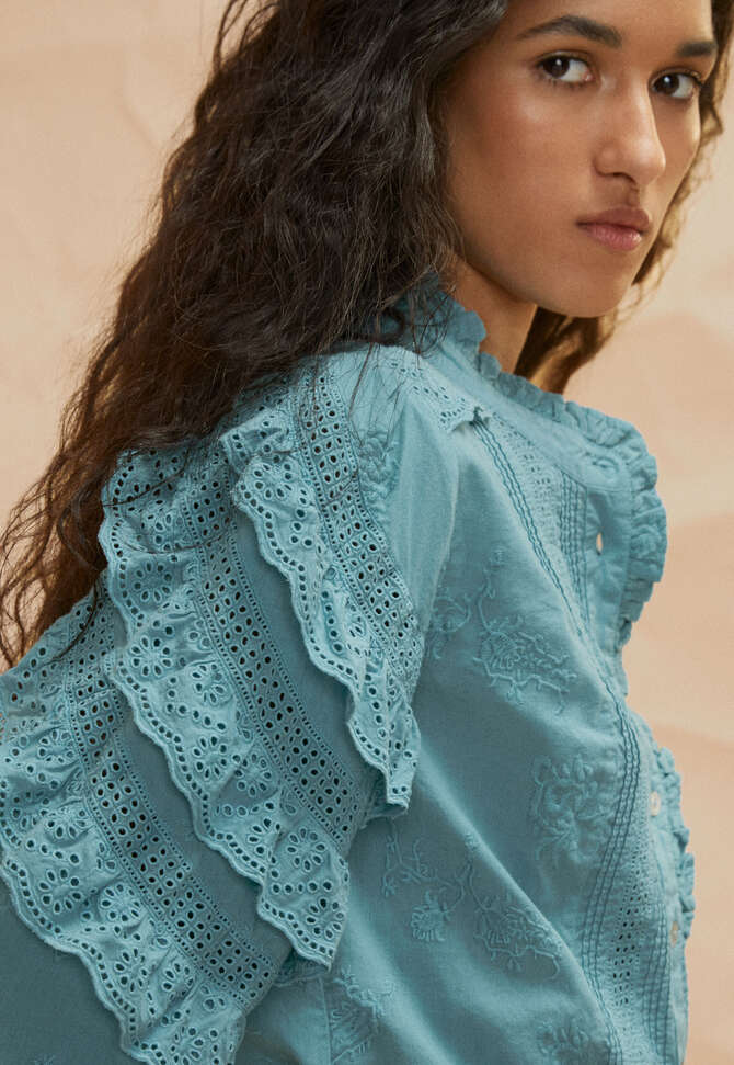 Schiffli-Bluse, Helles Cerulean, completeTheLook