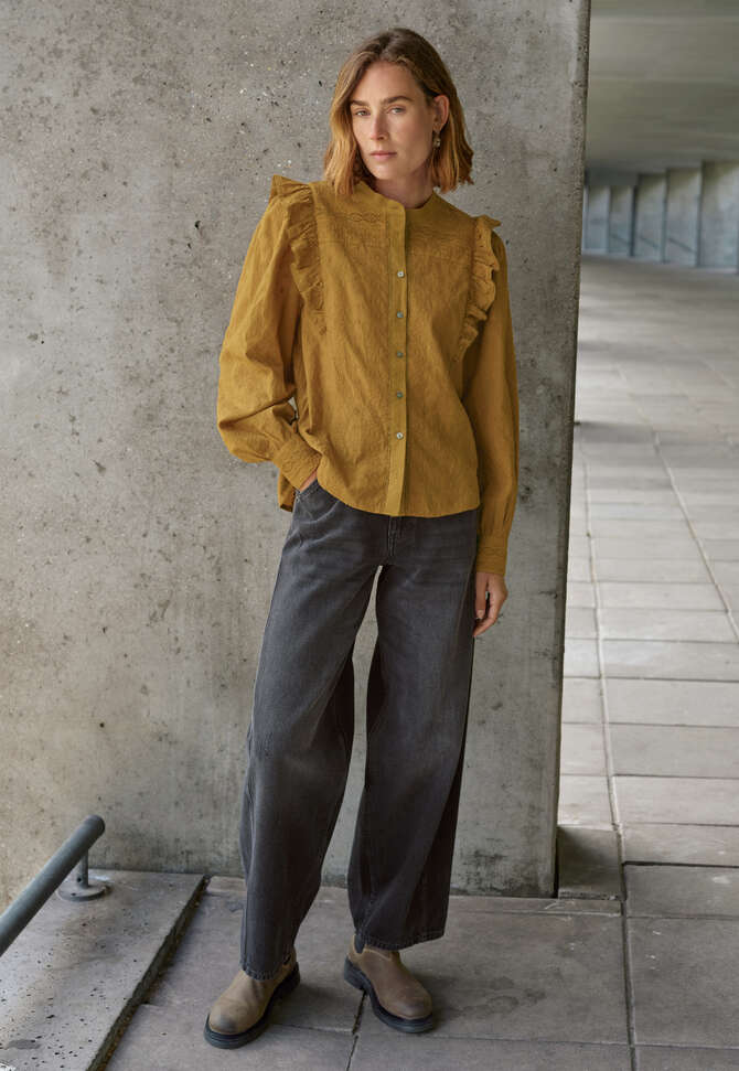 Broderie-Bluse, Ockersand, completeTheLook