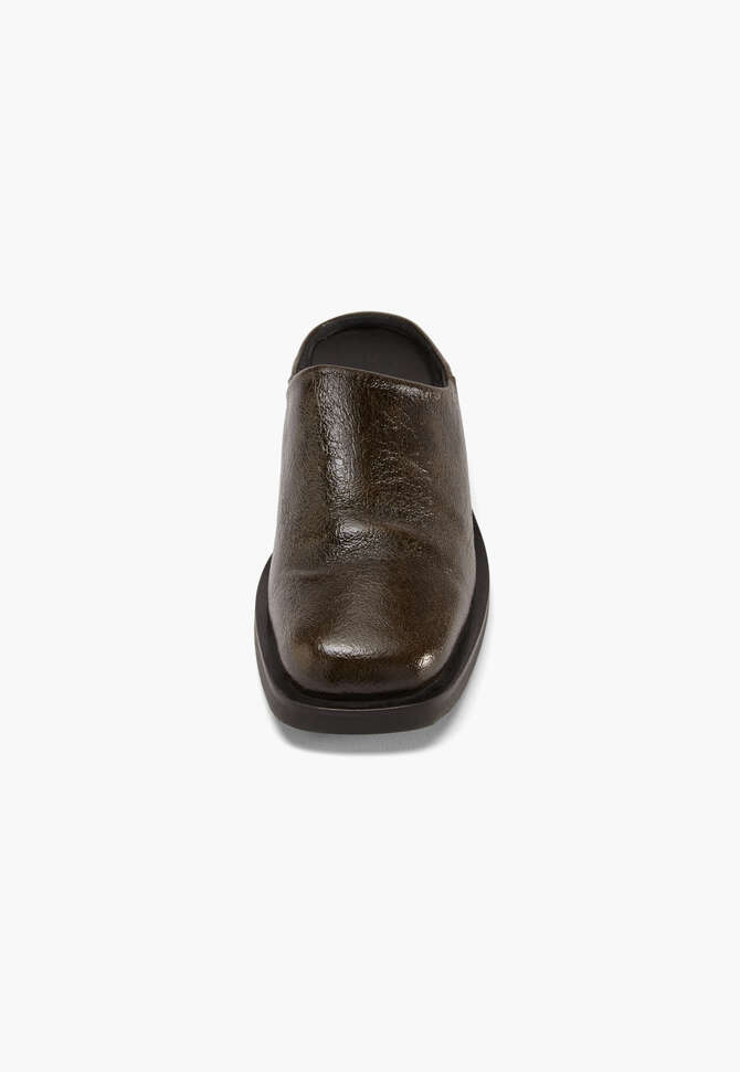 Mules, Braun, completeTheLook