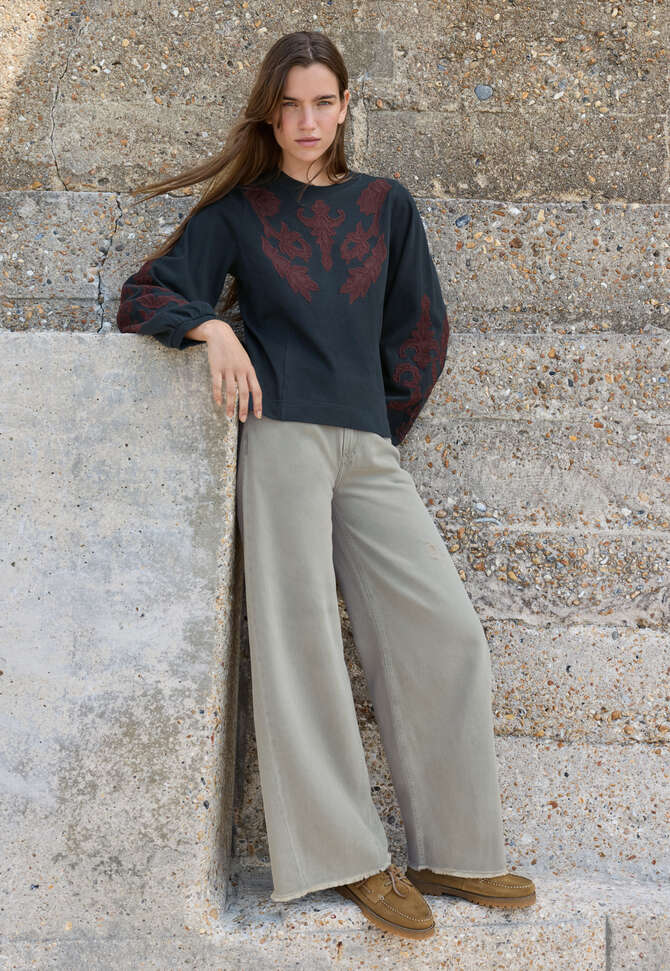Lace sweatshirt, Dark ink, completeTheLook