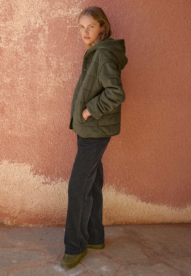 Hose mit geradem Bein aus Cord, Kohlschwarz, completeTheLook