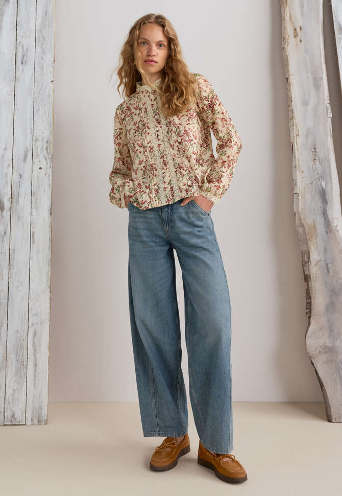 Print-Bluse mit Spitzendetail, Ecru/Burgunder, completeTheLook