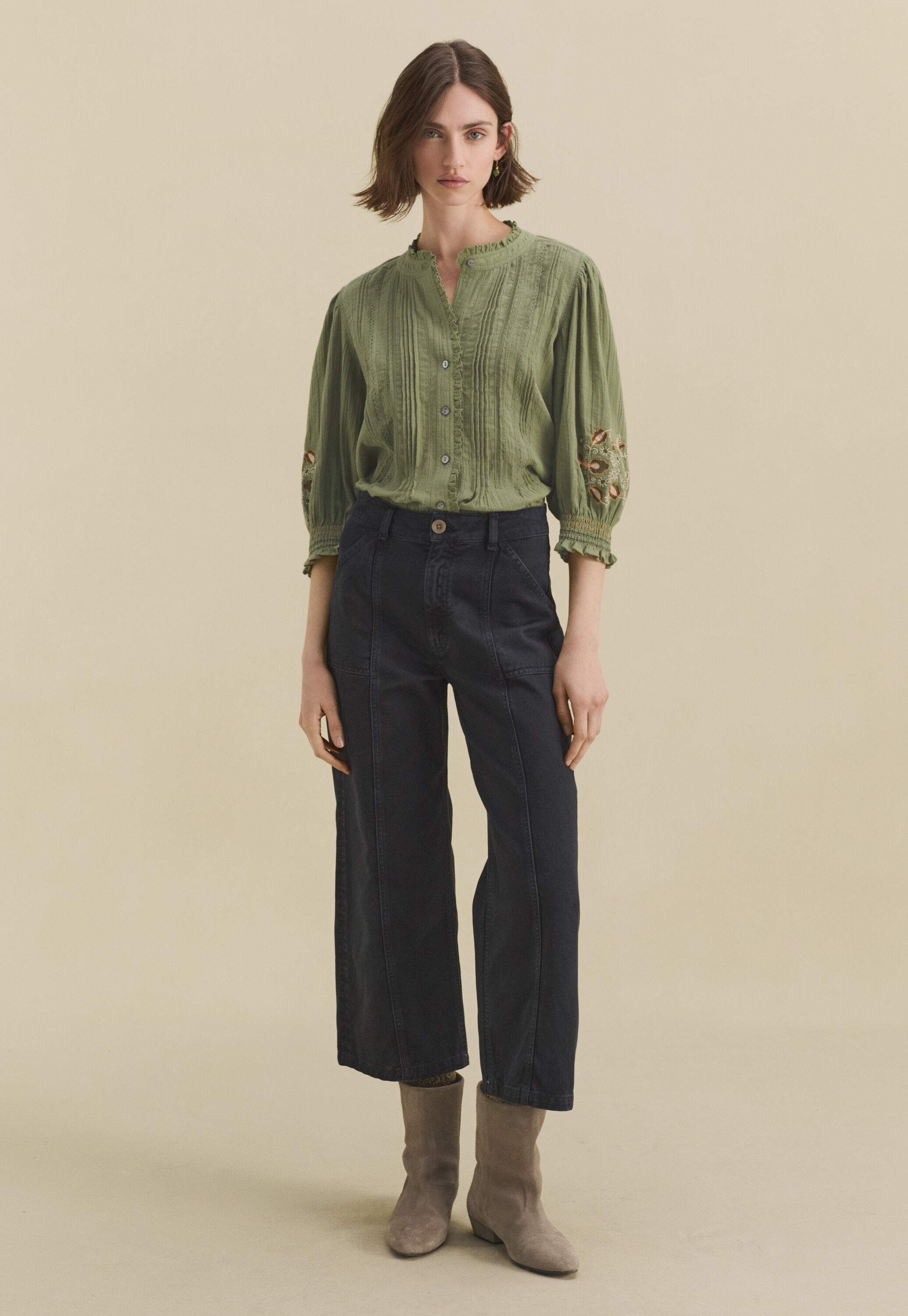 Wide-leg trousers