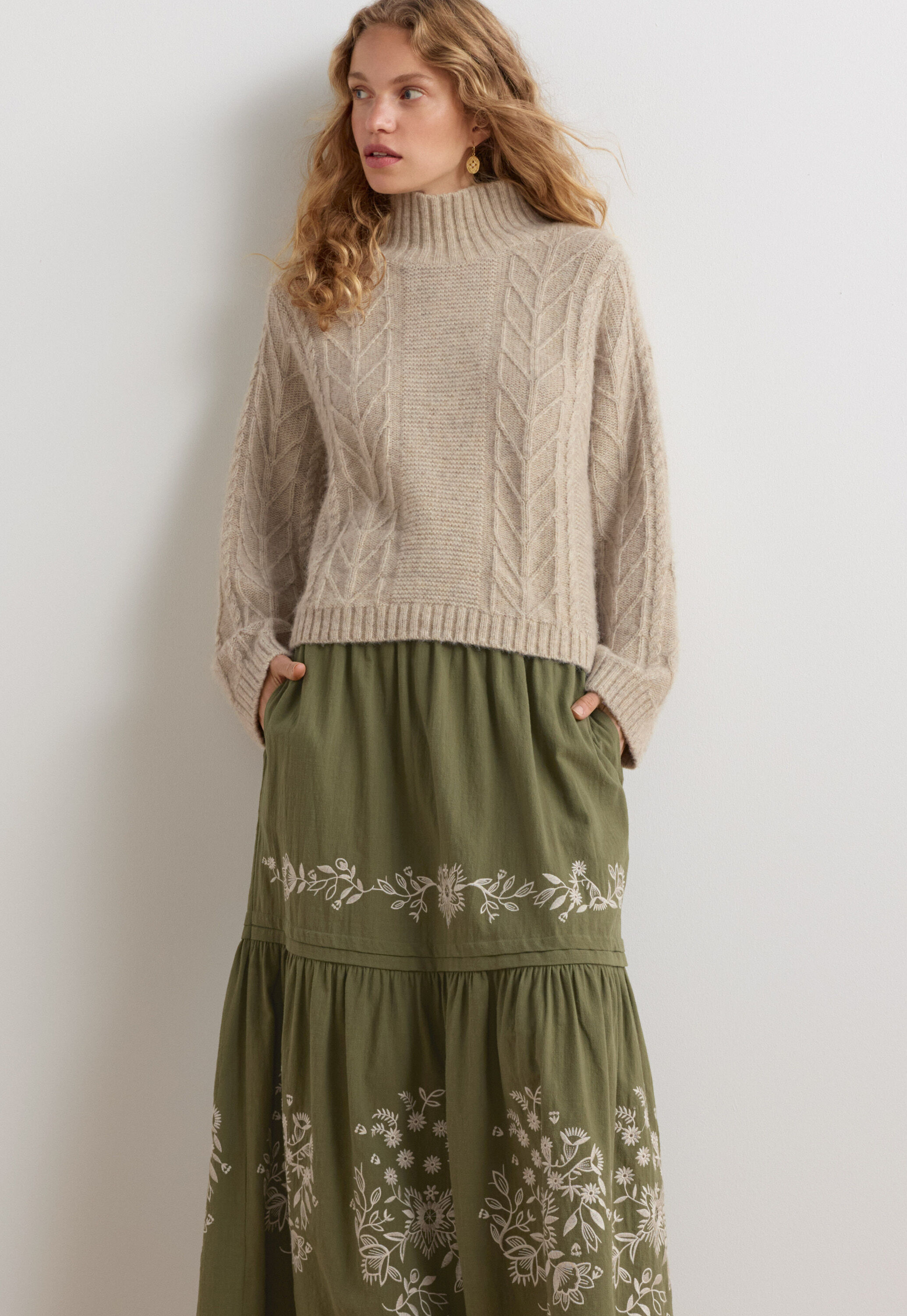 Embroidered skirt